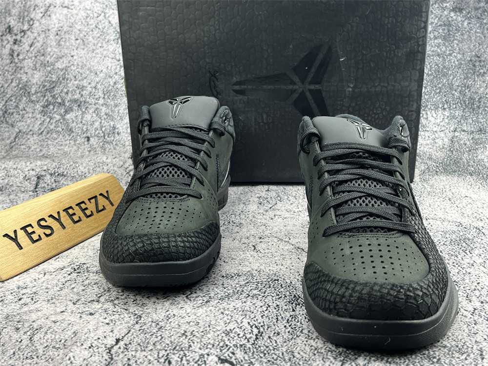 UA ZOOM KOBE 4 PROTRO 