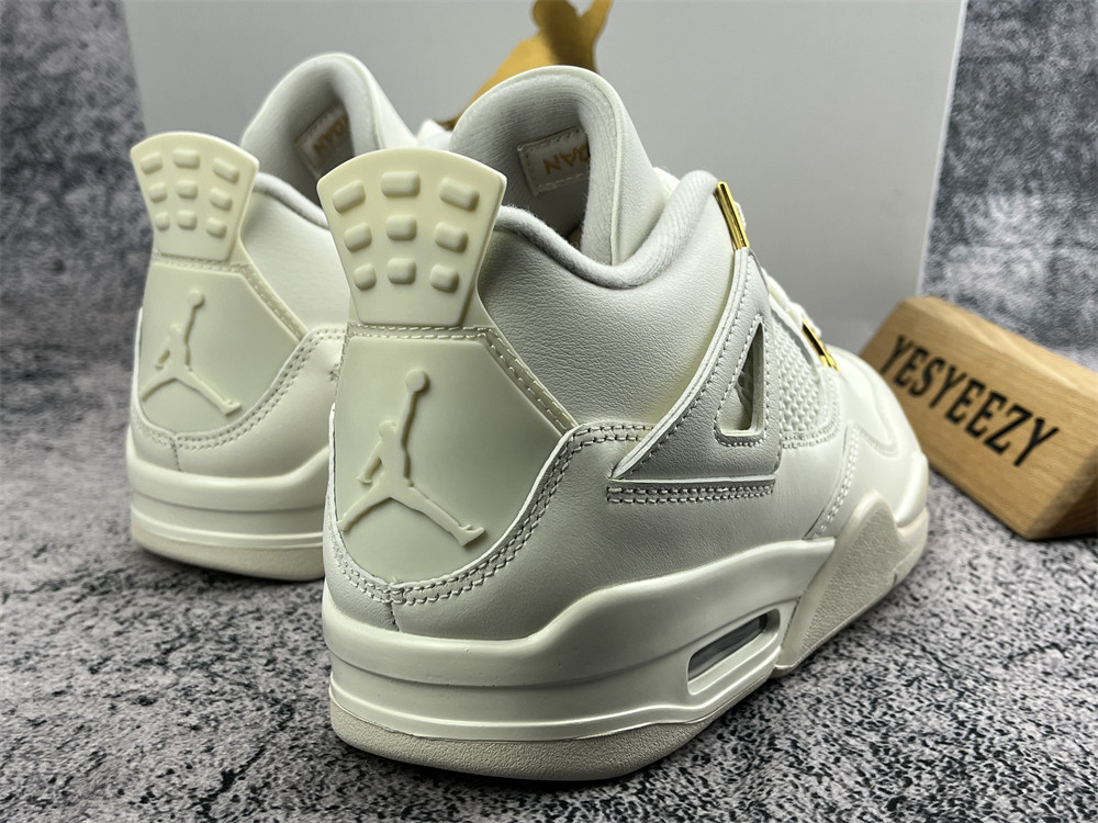 UA WMNS AIR JORDAN 4 RETRO 