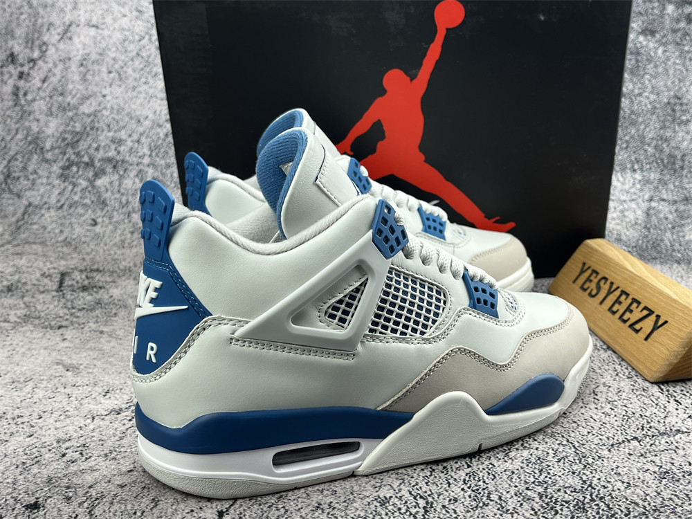 UA AIR JORDAN 4 RETRO 