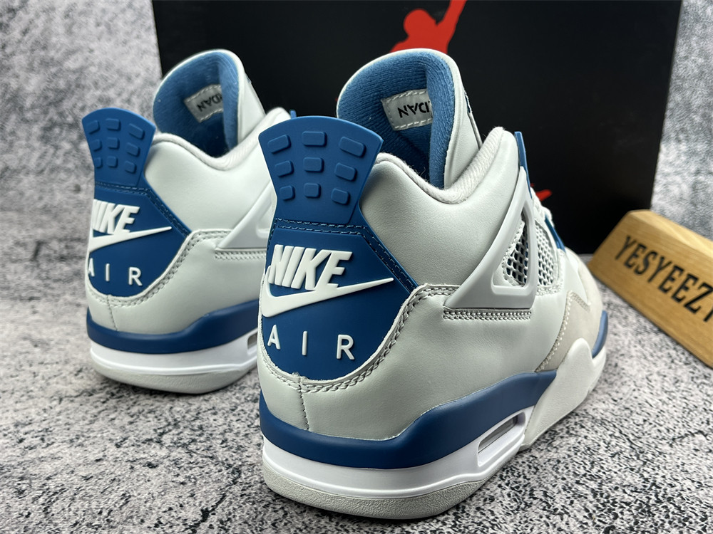 UA AIR JORDAN 4 RETRO 
