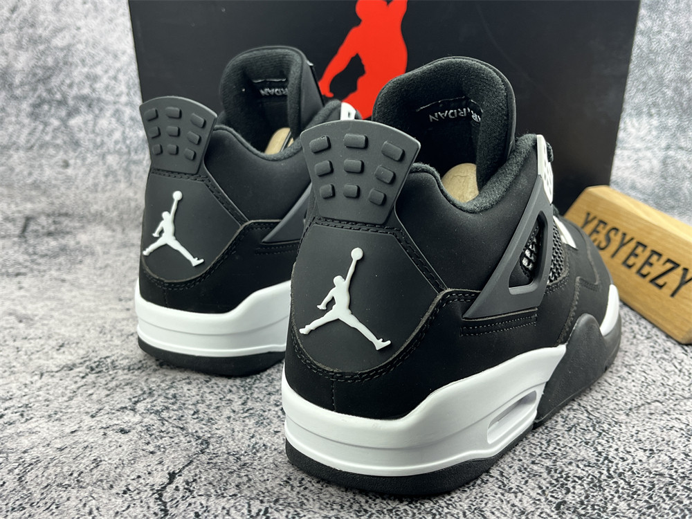 UA WMNS AIR JORDAN 4 RETRO BLACK