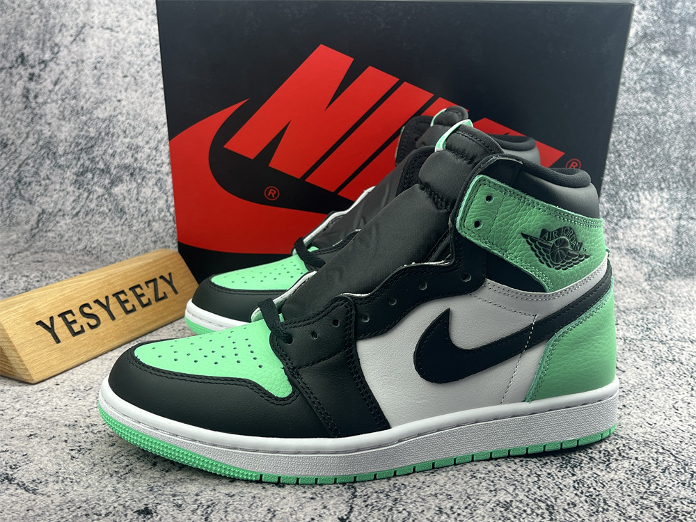 UA AIR JORDAN 1 RETRO HIGH OG 