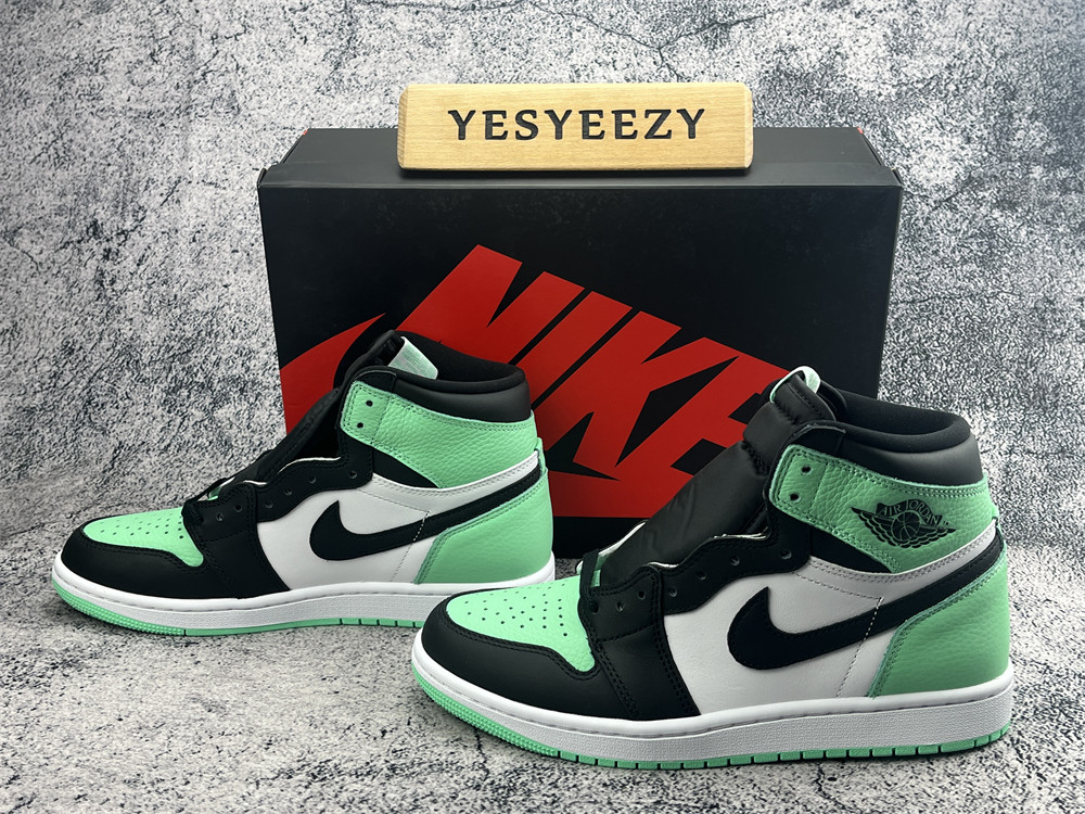 UA AIR JORDAN 1 RETRO HIGH OG 