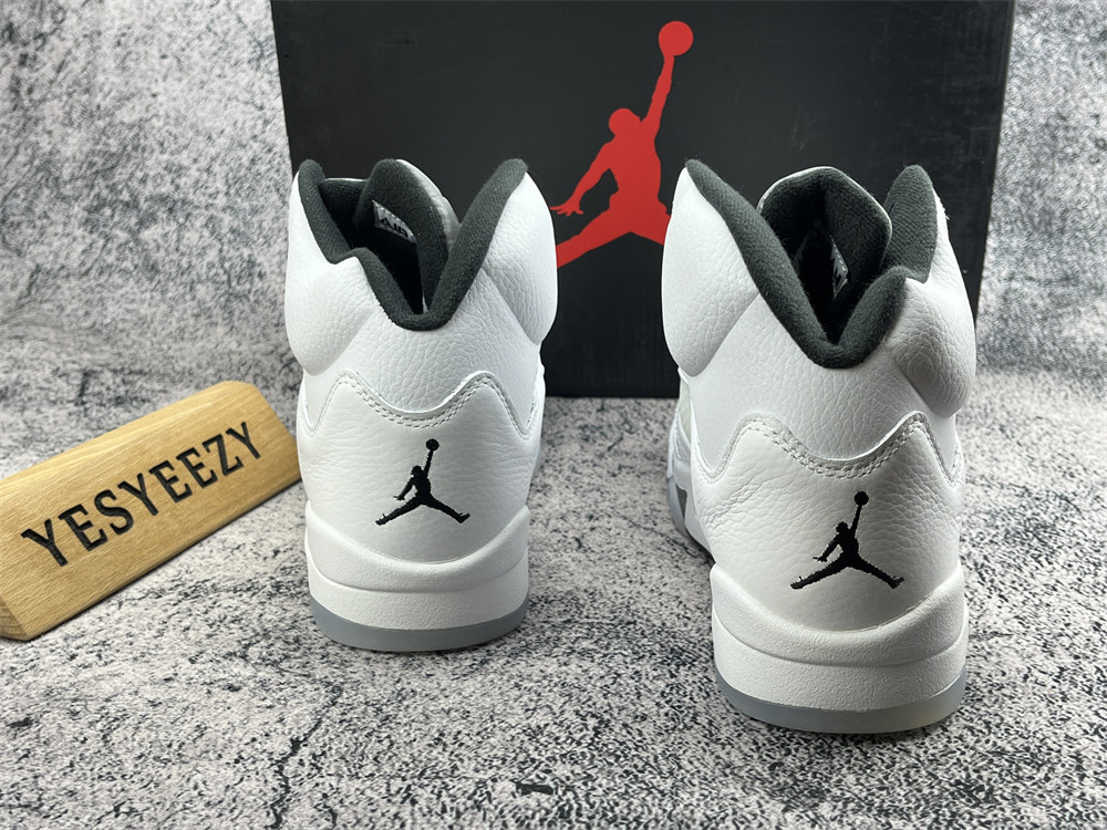 UA AIR JORDAN 5 RETRO 