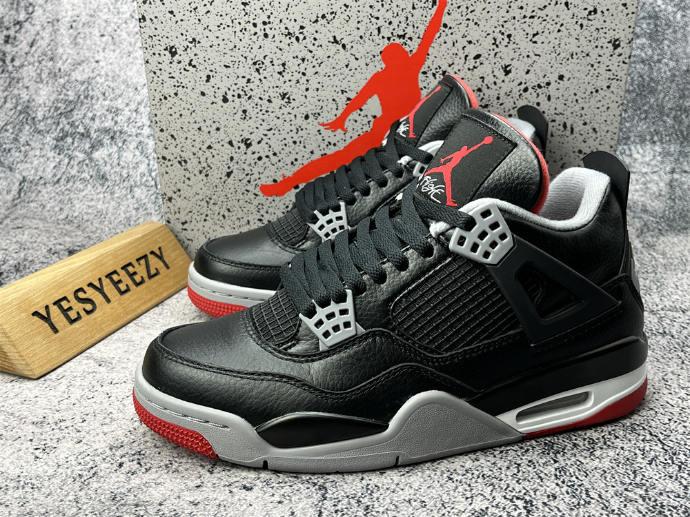 UA AIR JORDAN 4 RETRO 
