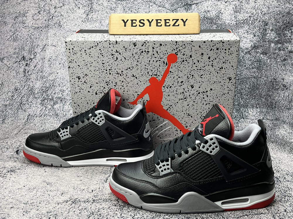 UA AIR JORDAN 4 RETRO 