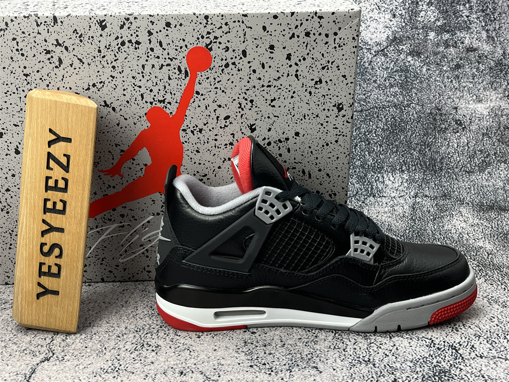UA AIR JORDAN 4 RETRO 