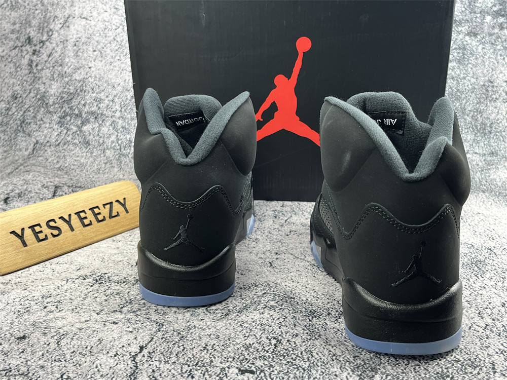 UA AIR JORDAN 5 RETRO SE 