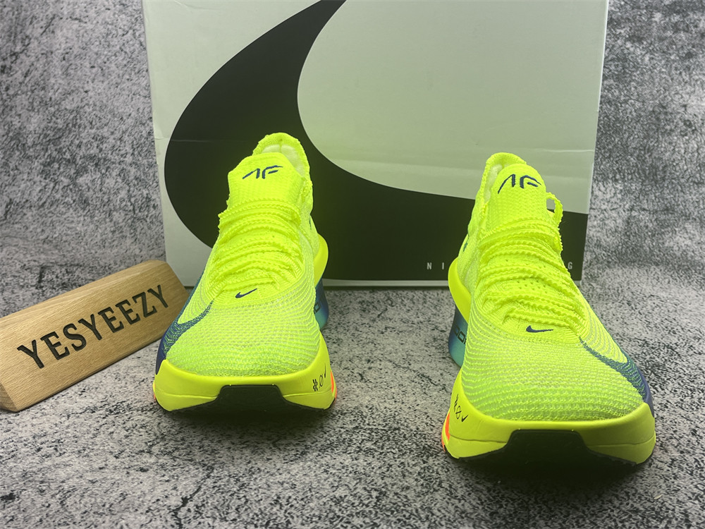 UA NIKE AIR ZOOM ALPHAFLY NEXT% 3 