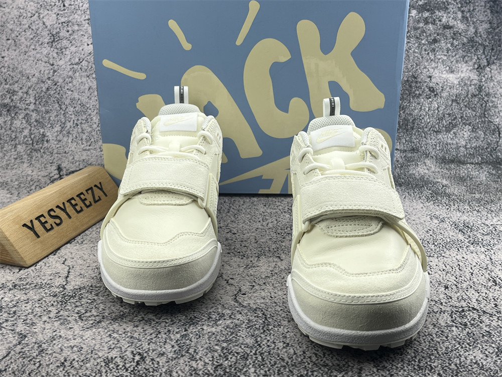 UA Nike Zoom Field Jaxx SP