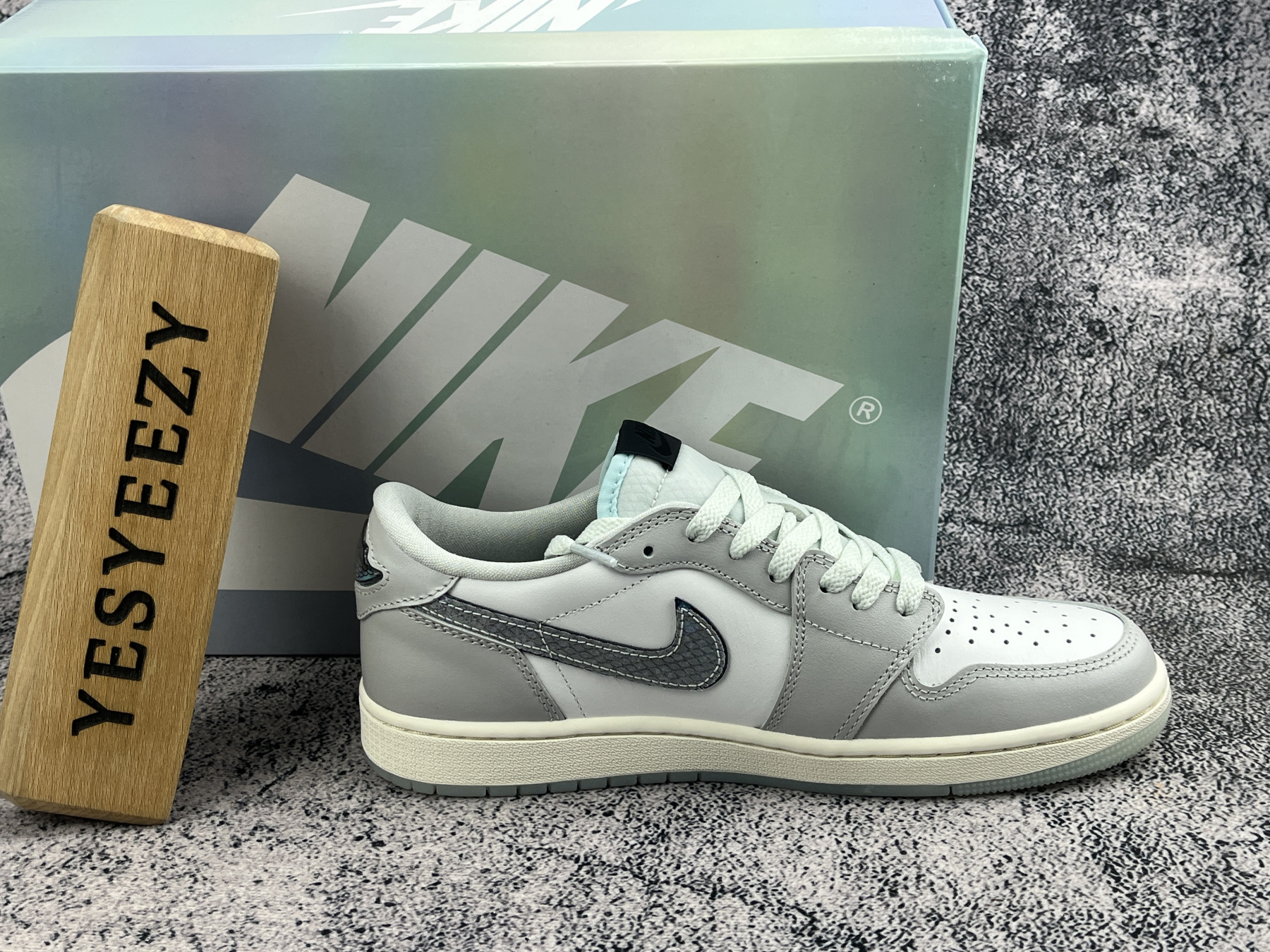 UA Jordan 1 Retro Low OG