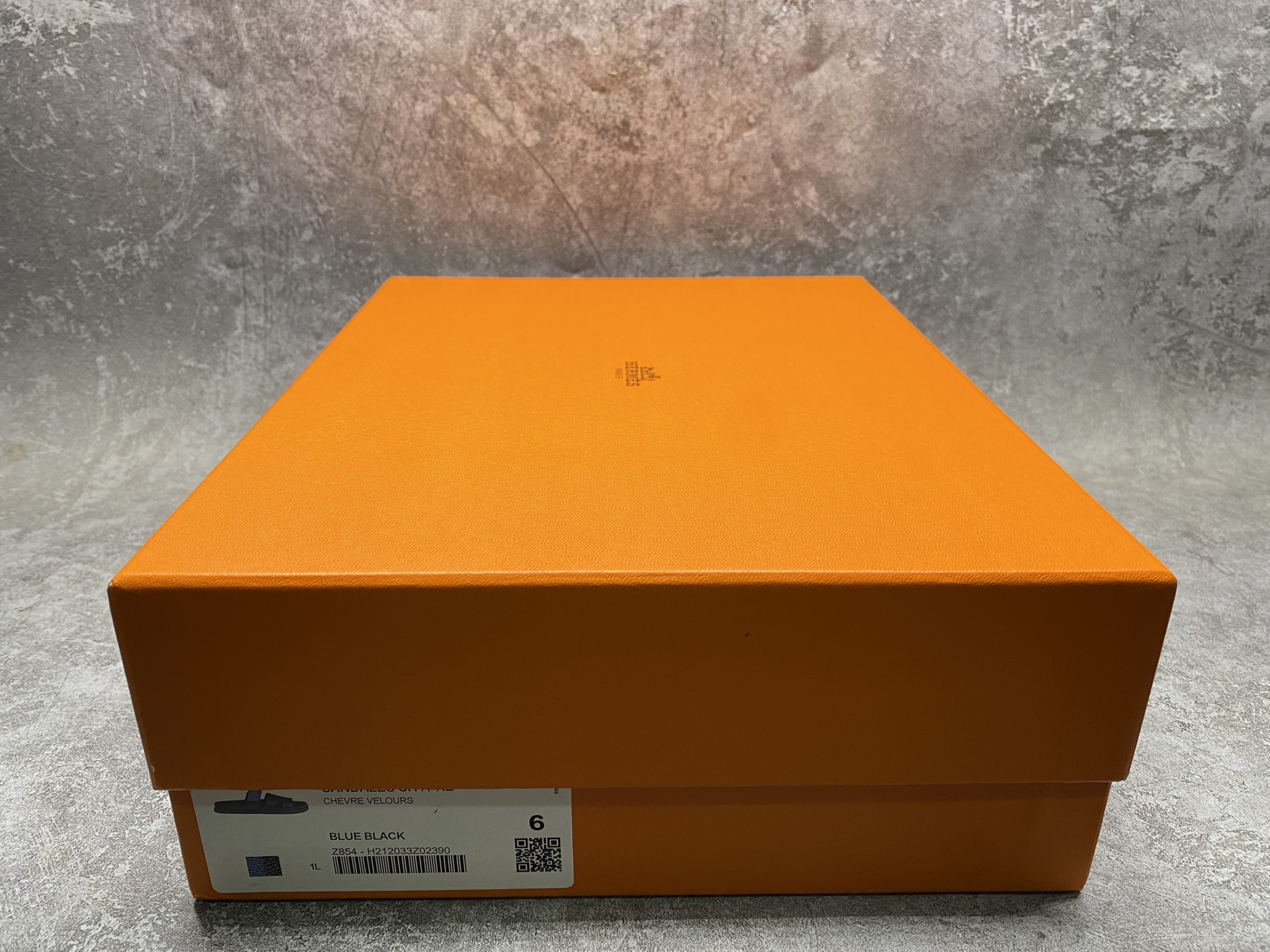 UA H**me5 Chypre Sandal