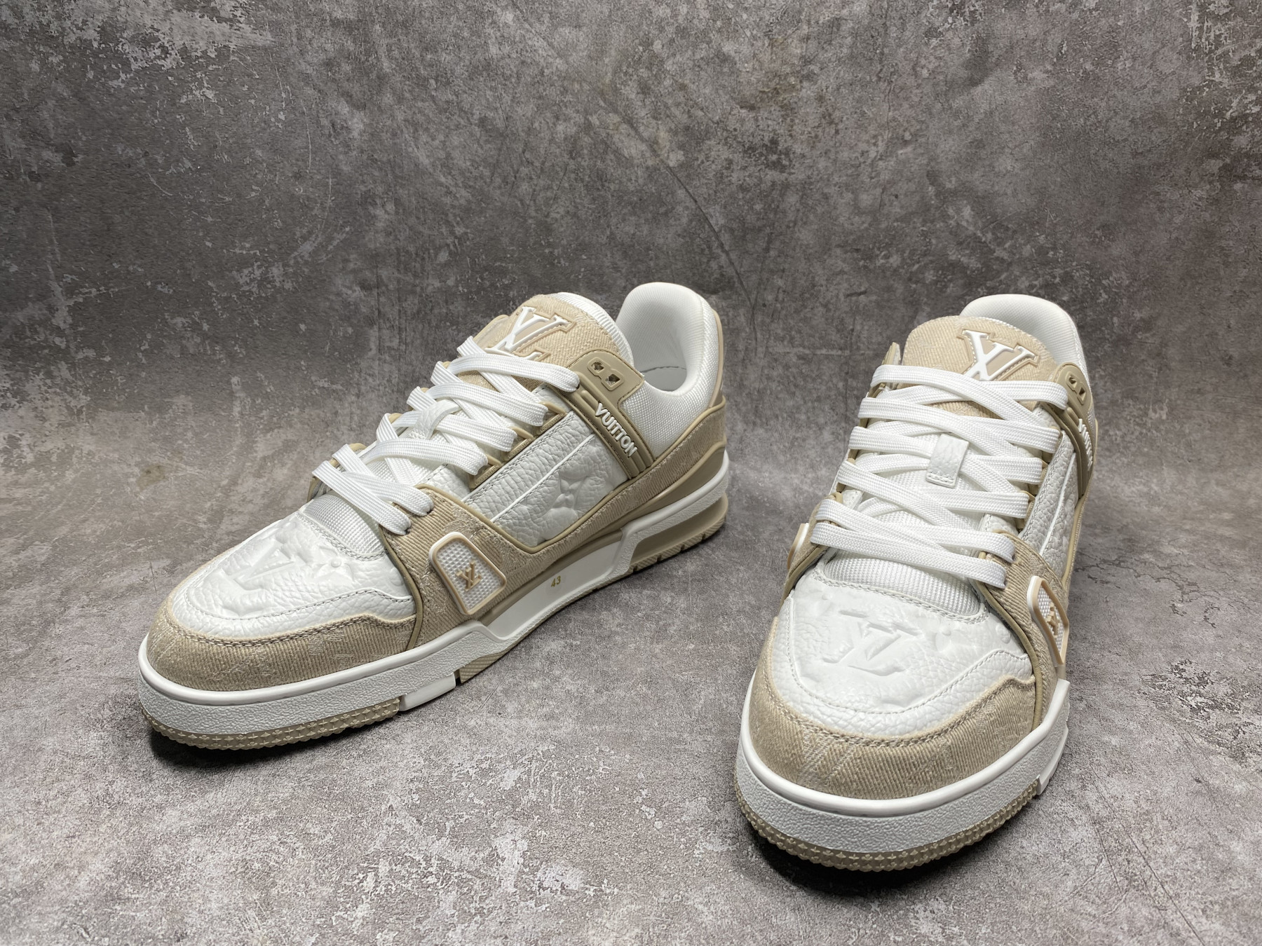 UA LV trainer Sneakers