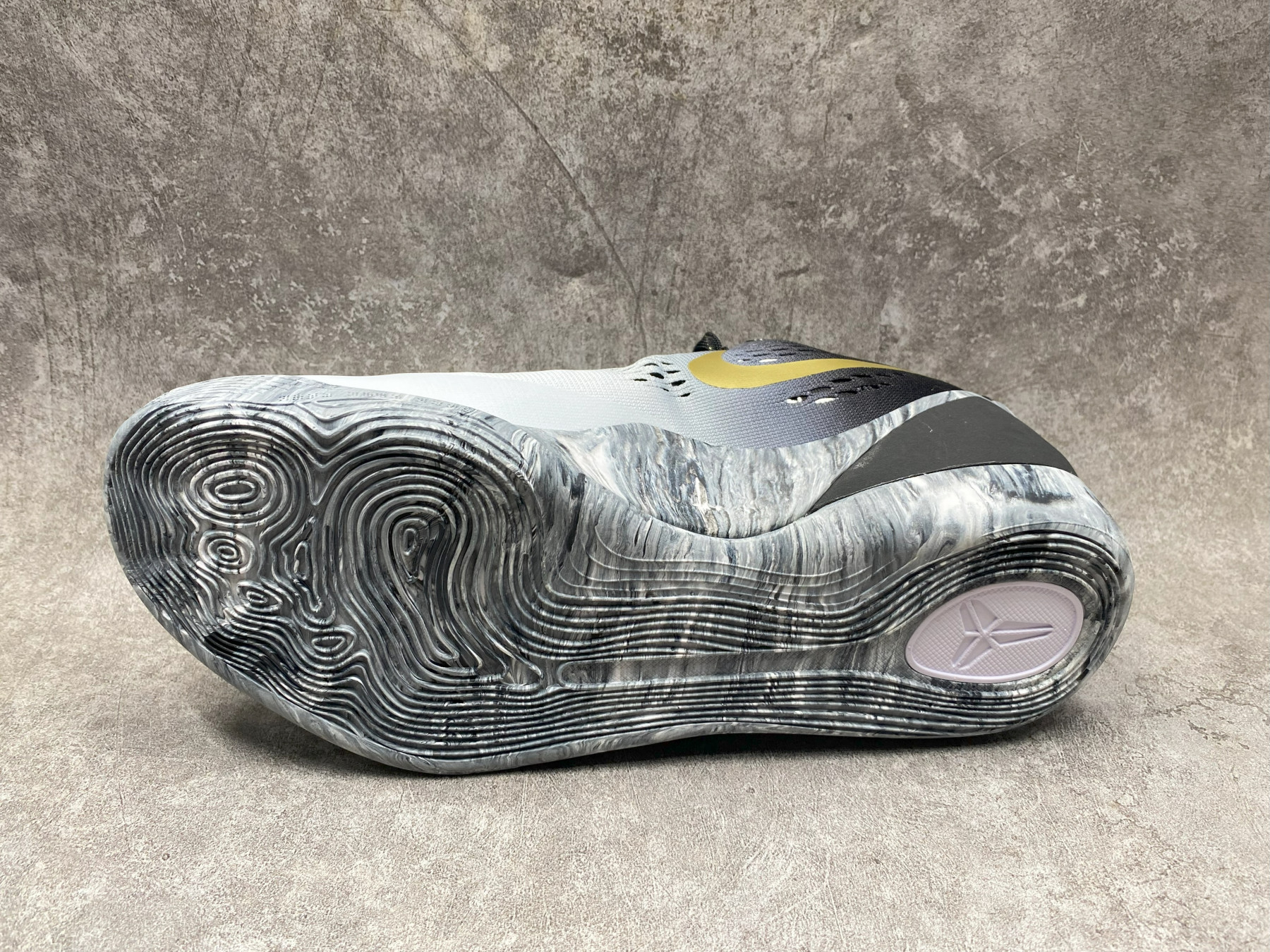 UA Nike Kobe 9 EM Low Protro