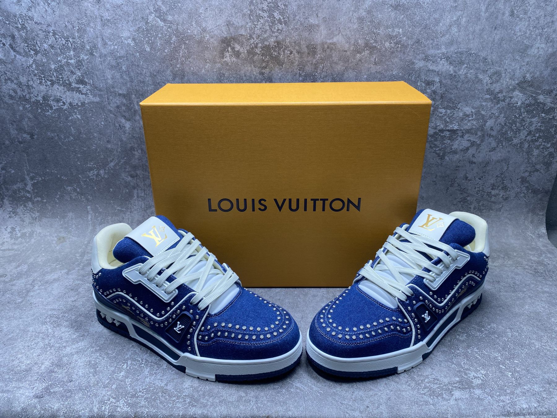 UA LV trainer Sneakers