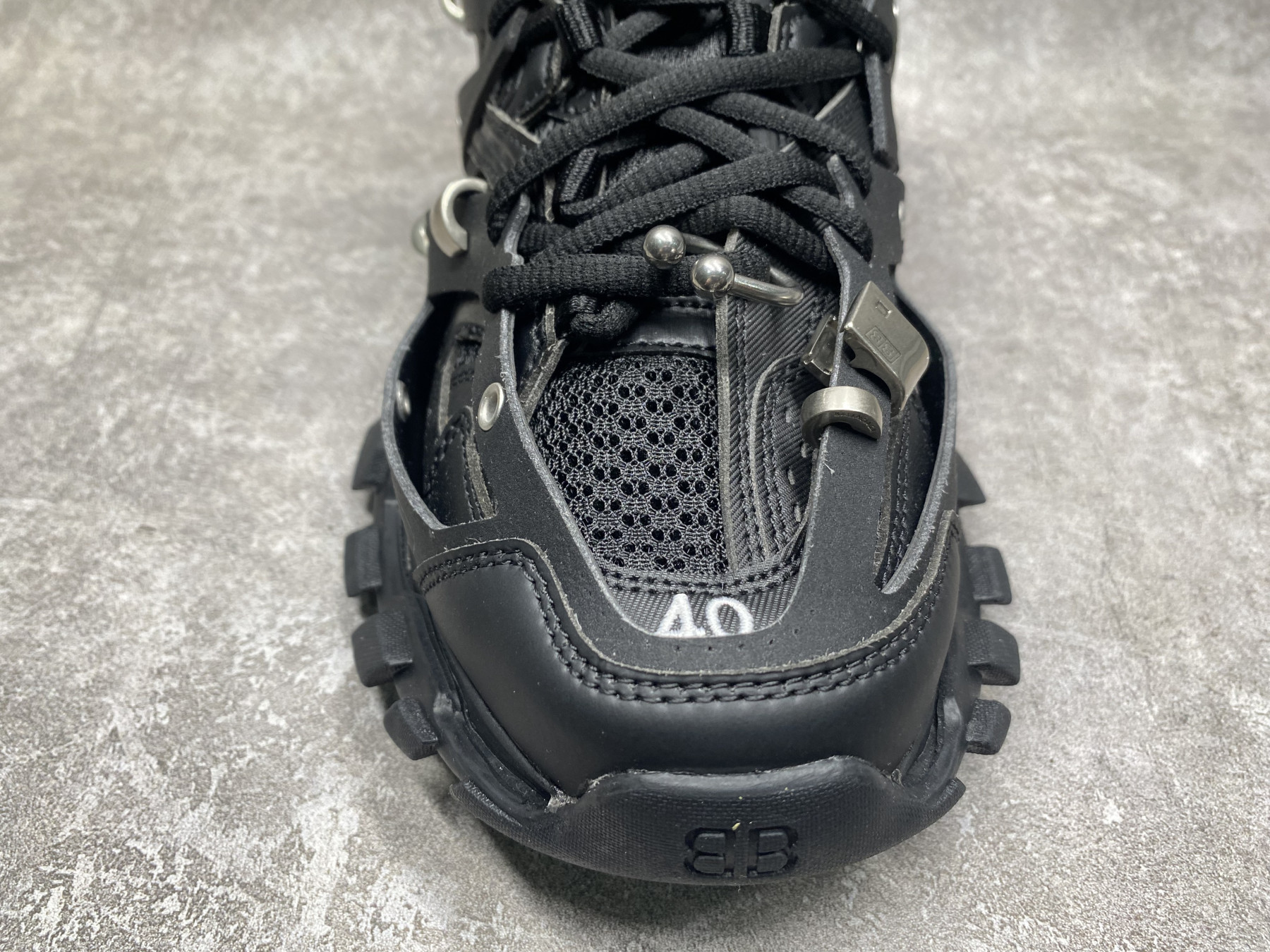 ua Ba1en*iaga track sneaker