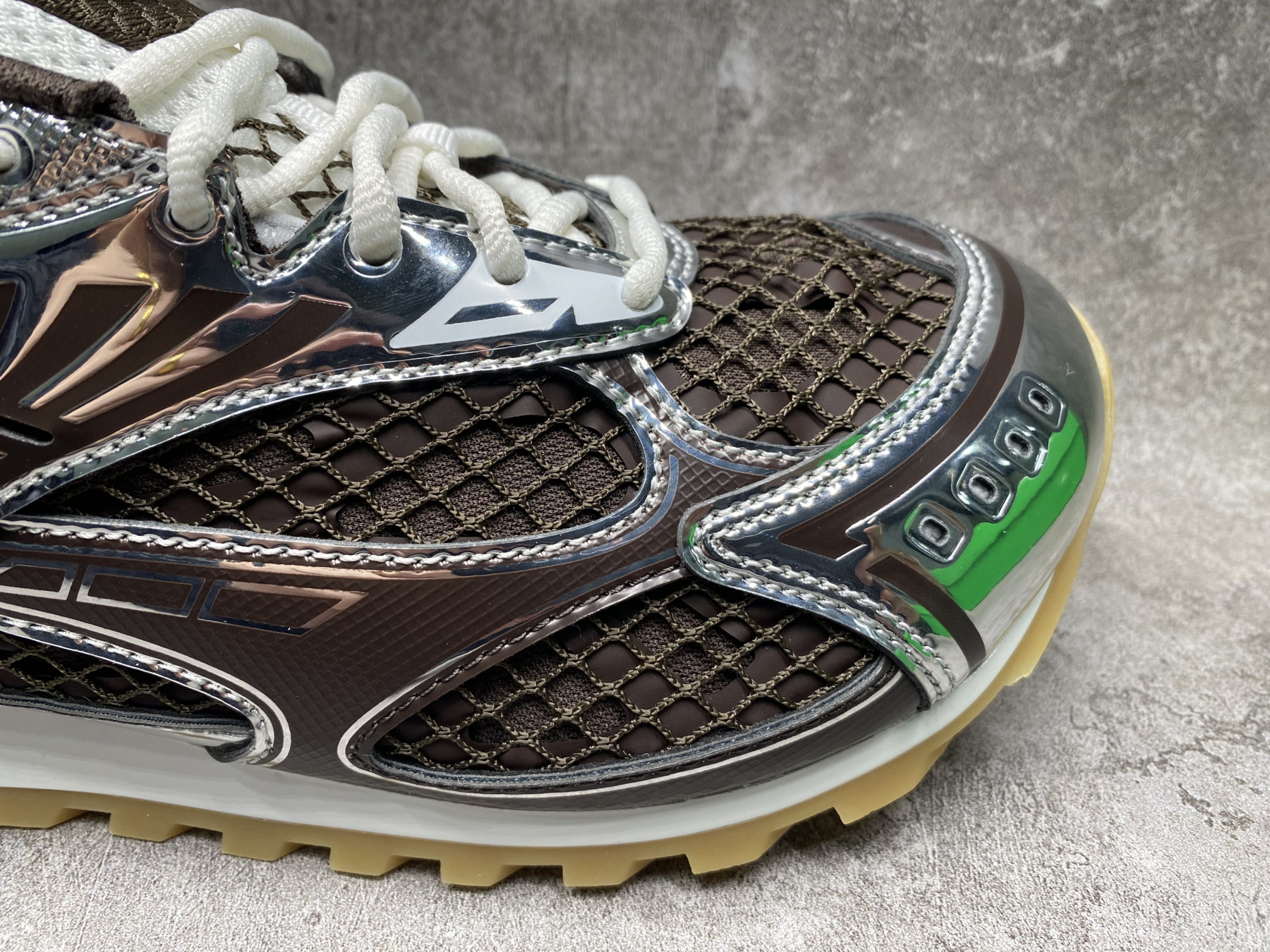 ua b0tt*ga Ven*ta orbit sneaker
