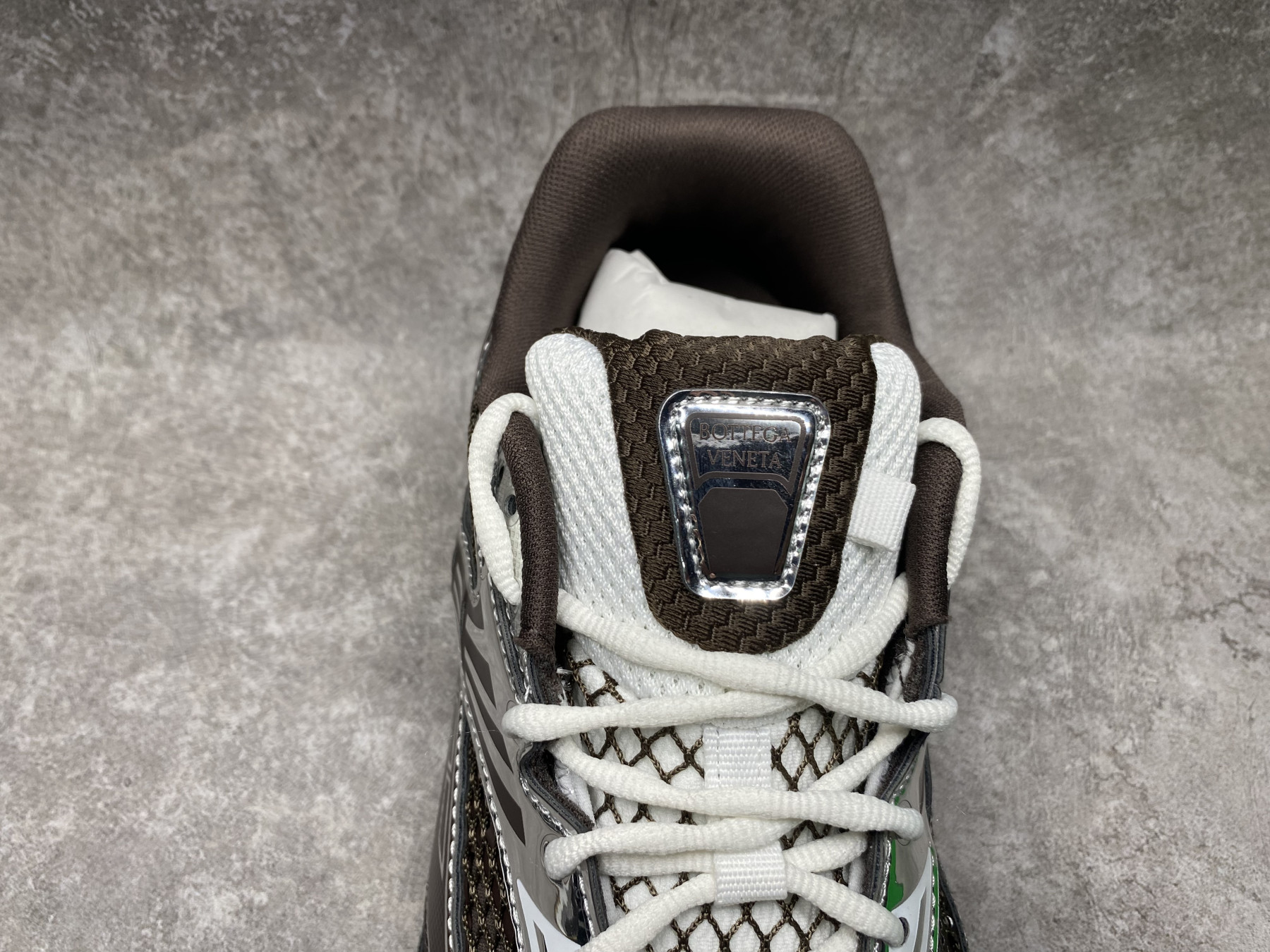 ua b0tt*ga Ven*ta orbit sneaker