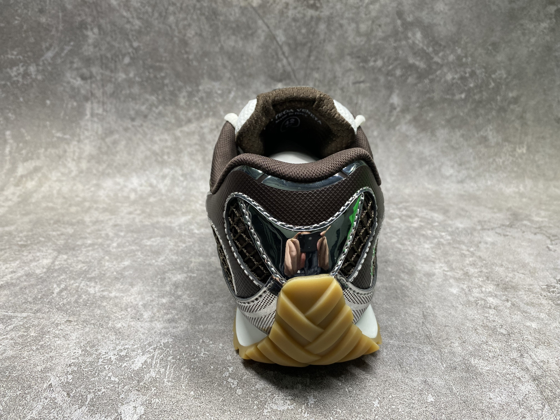 ua b0tt*ga Ven*ta orbit sneaker
