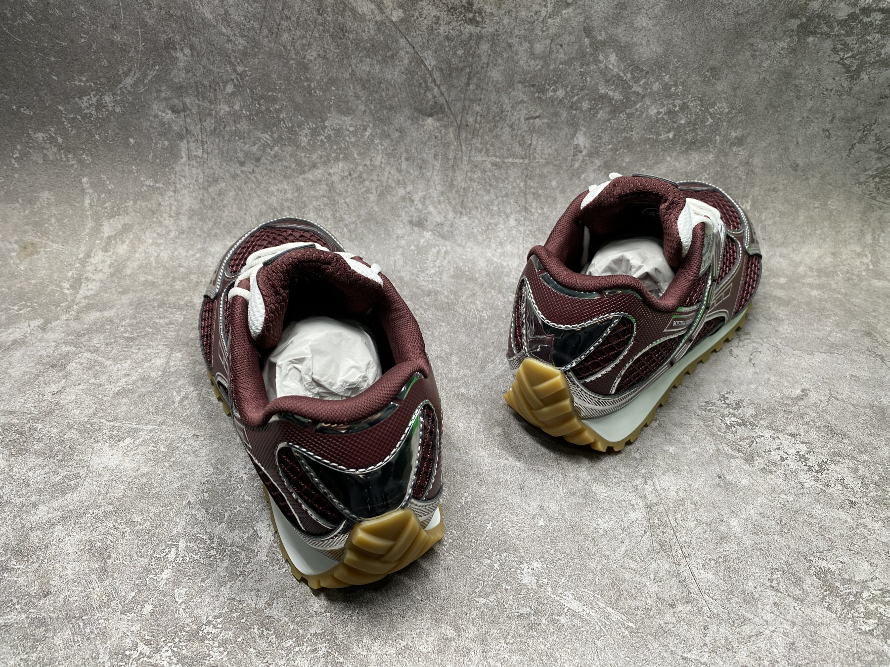 ua b0tt*ga Ven*ta orbit sneaker