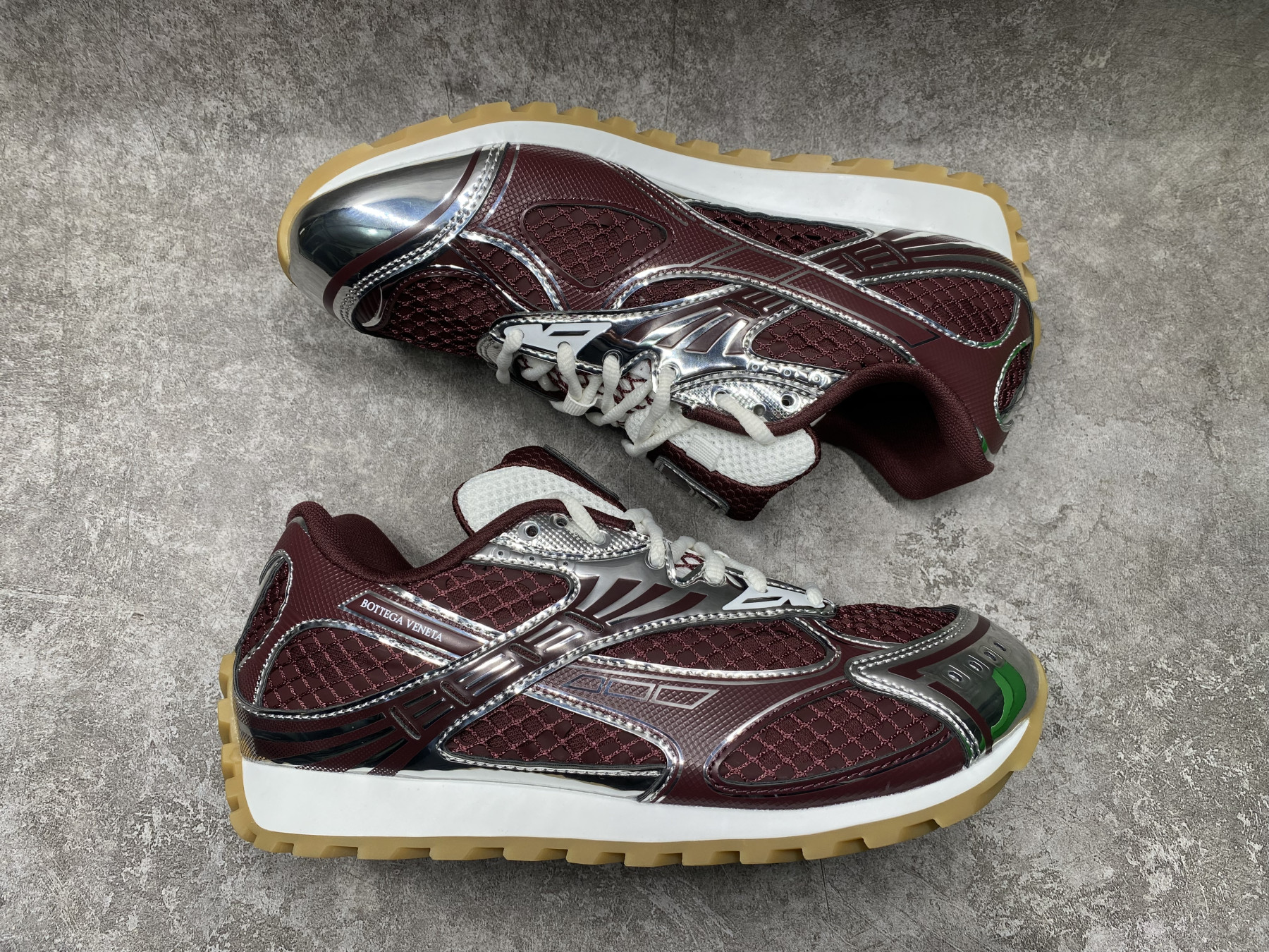 ua b0tt*ga Ven*ta orbit sneaker