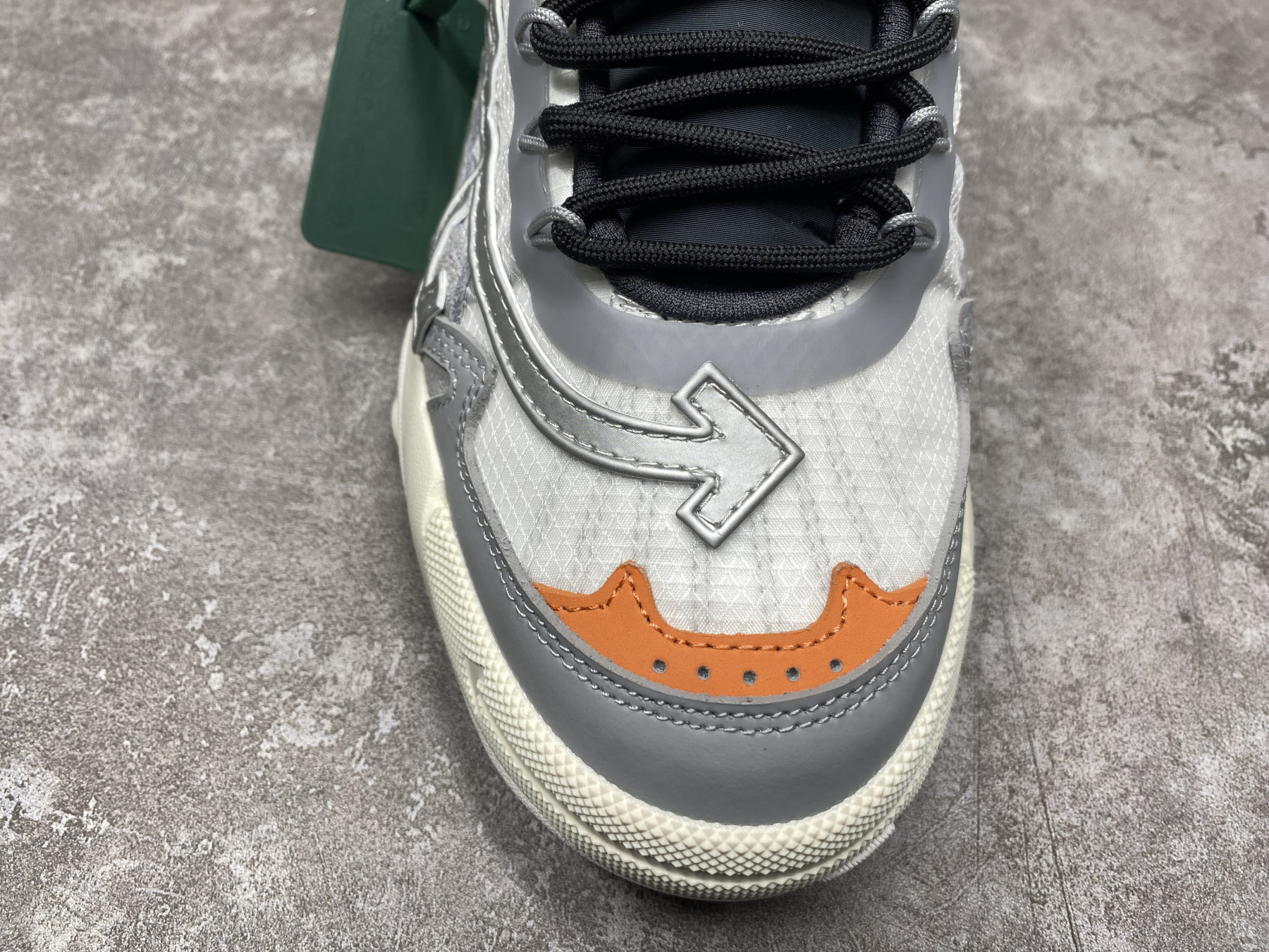 UA Off-White Odsy-2000 Sneaker