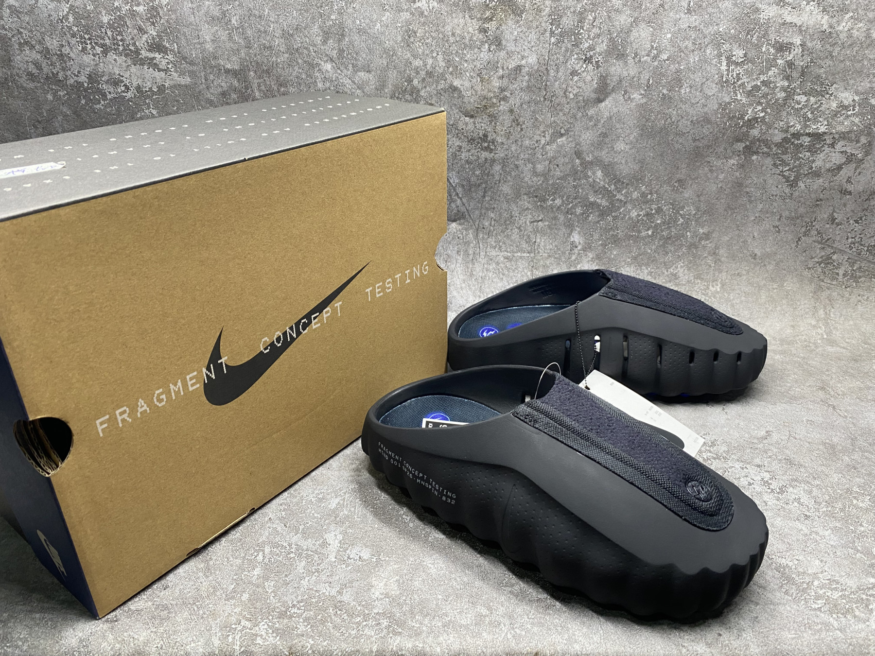 Nike Mind 001 Slide (Runs one size small)