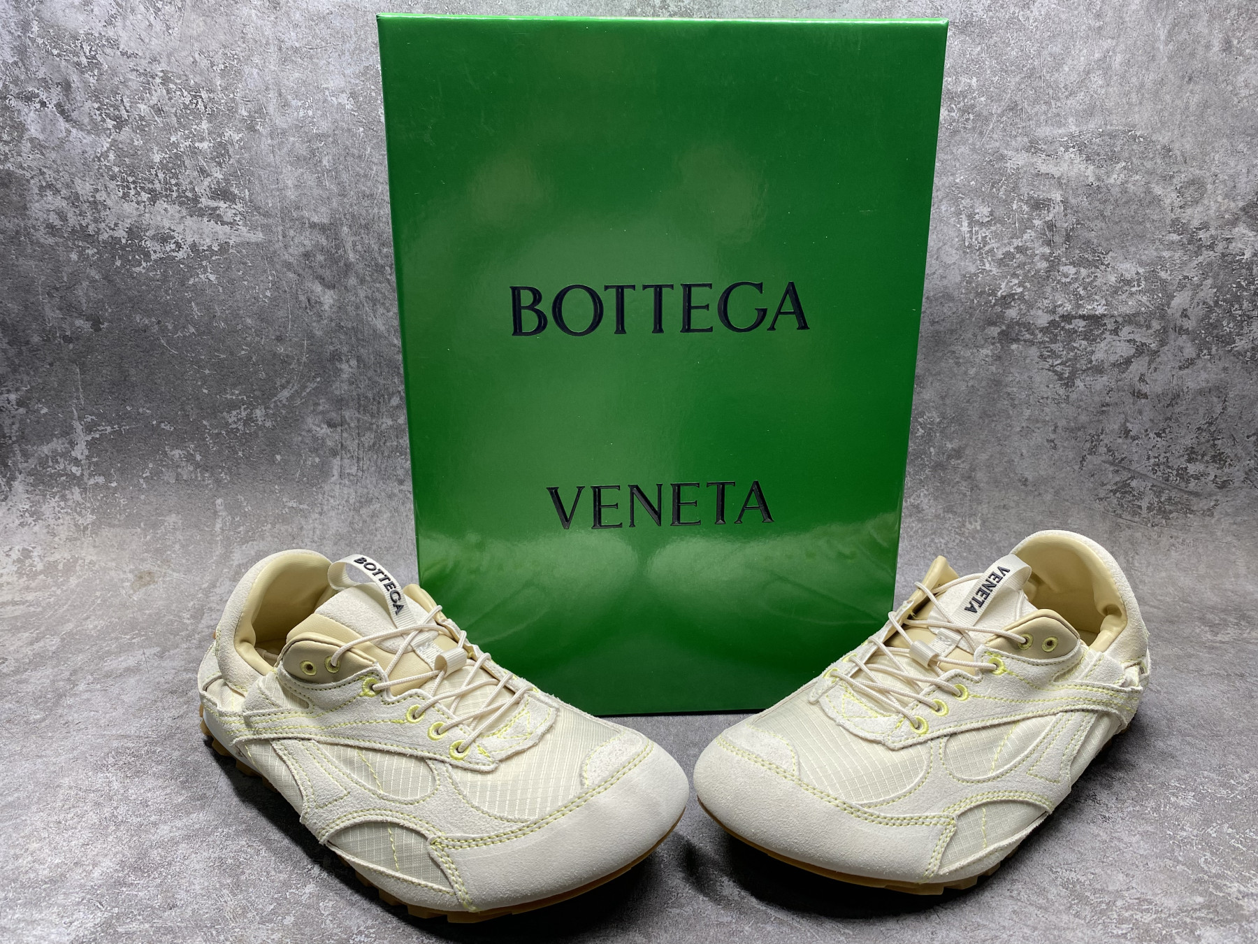 ua b0tt*ga Ven*ta orbit flash sneaker