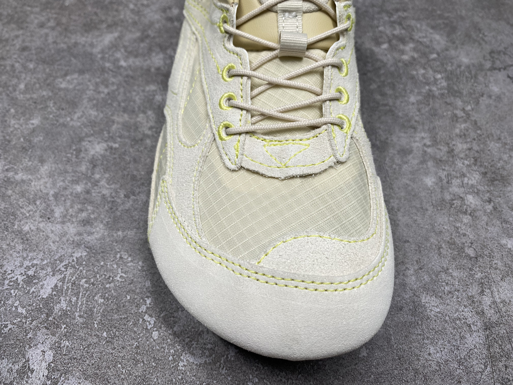 ua b0tt*ga Ven*ta orbit flash sneaker