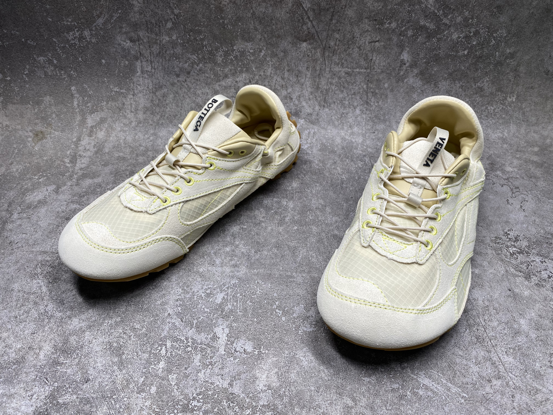 ua b0tt*ga Ven*ta orbit flash sneaker