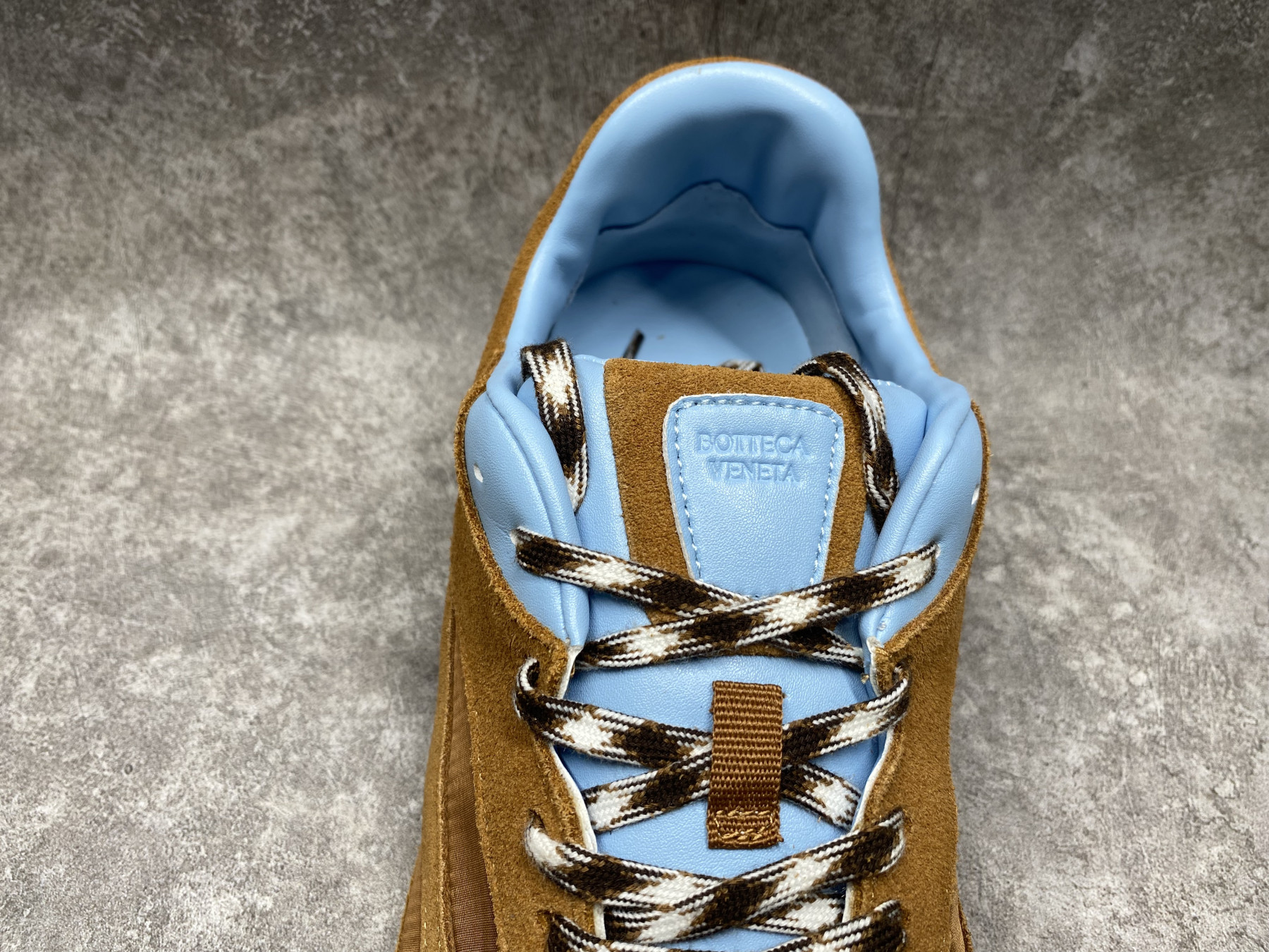 ua b0tt*ga Ven*ta orbit flash sneaker