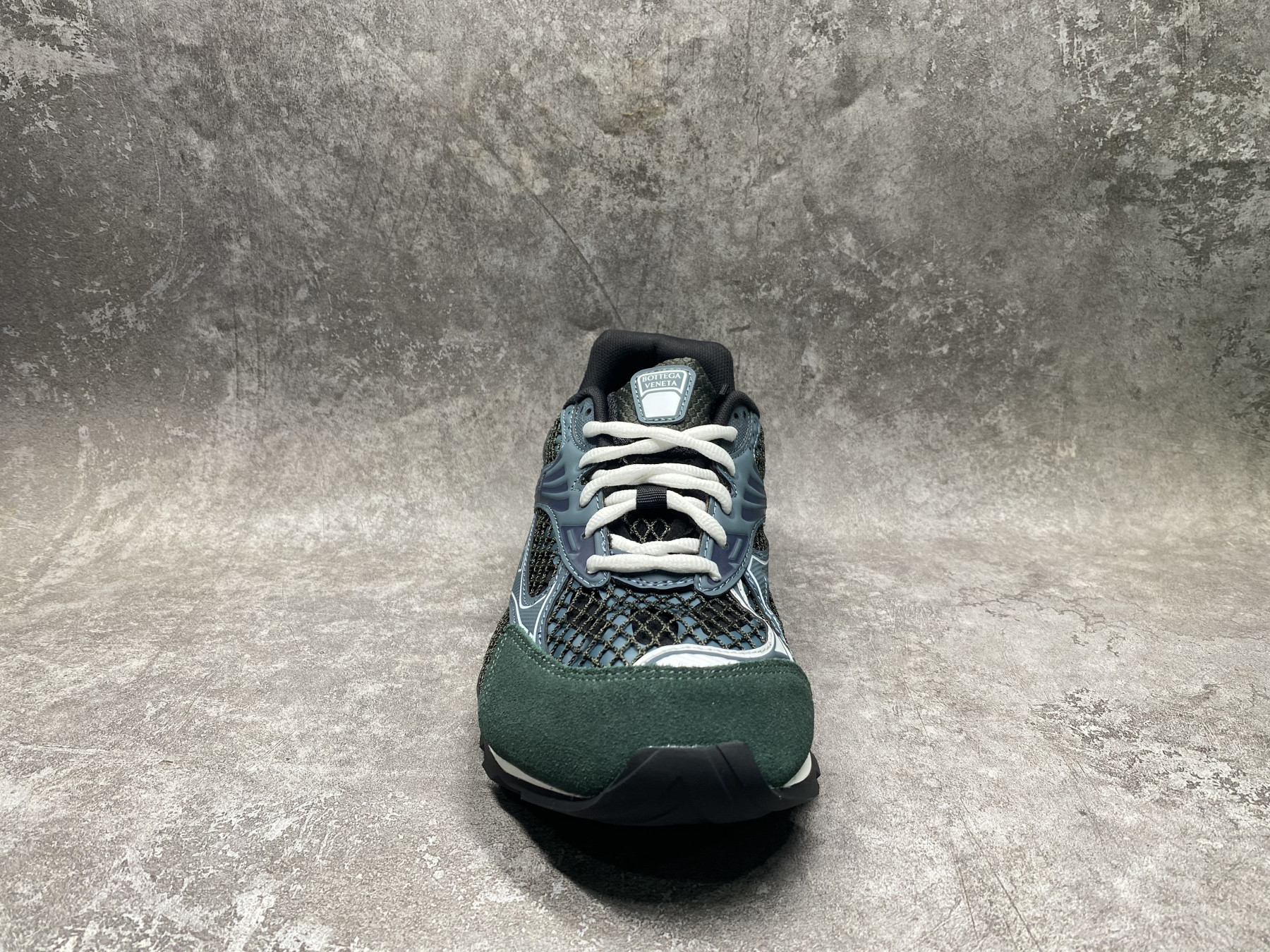 ua b0tt*ga Ven*ta orbit sneaker