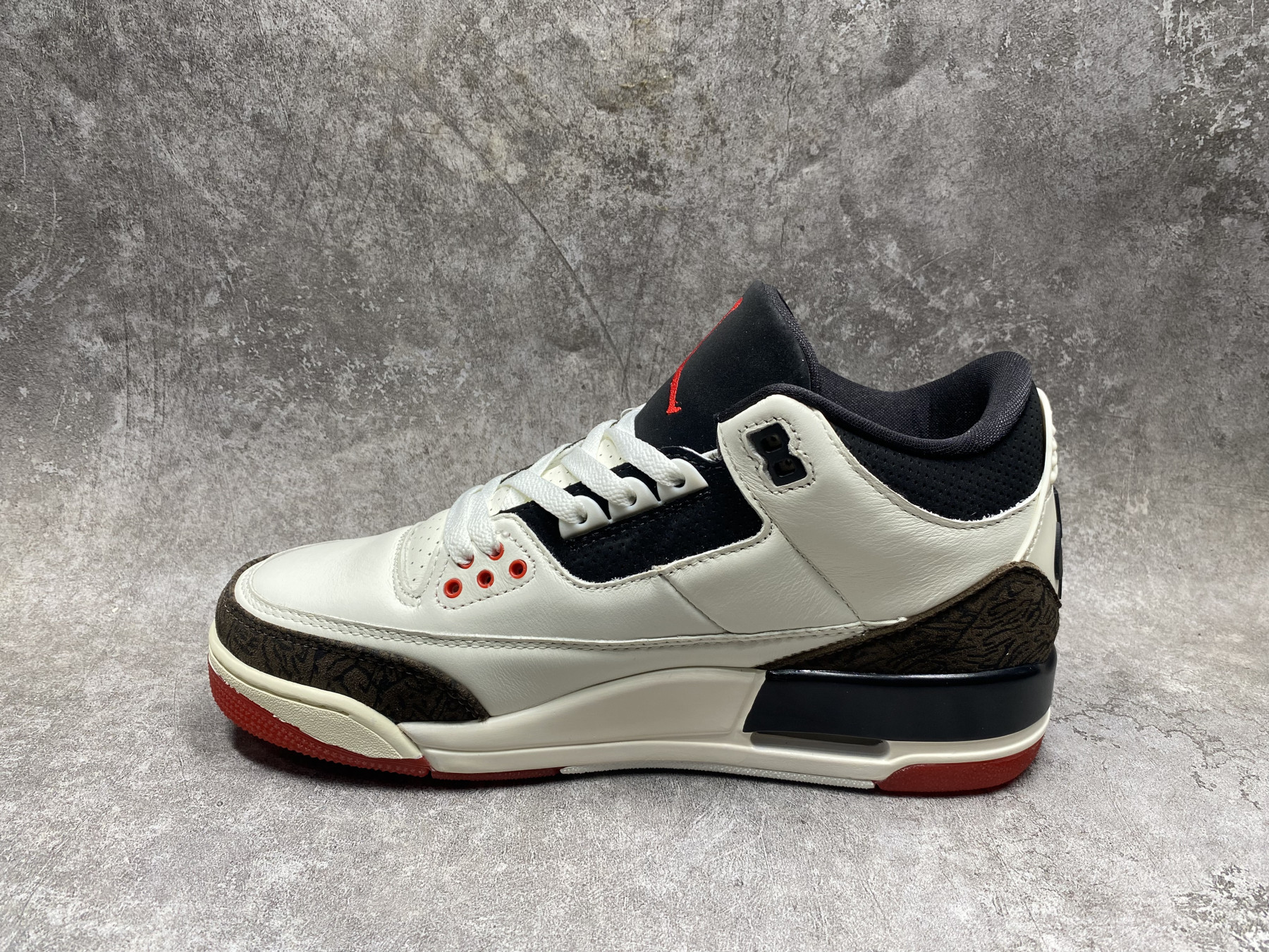 UA AIR JORDAN 3 Retro