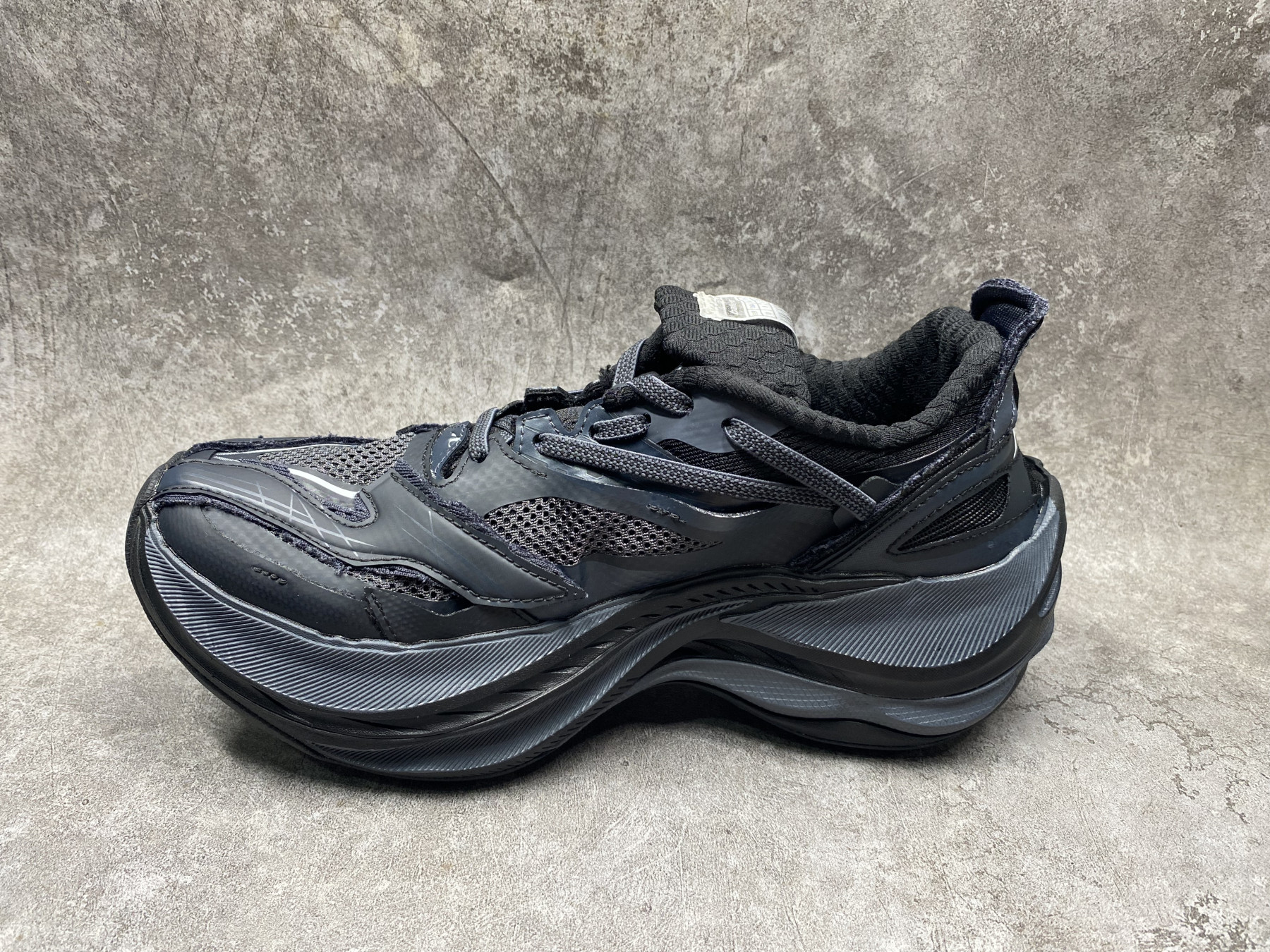 ua Ba1en*iaga jet sneakers(run one size large)