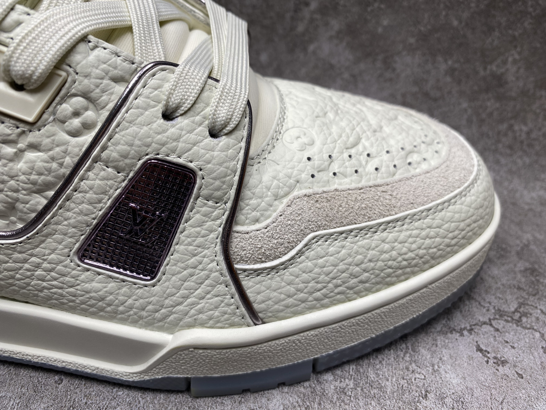 UA LV trainer Sneakers