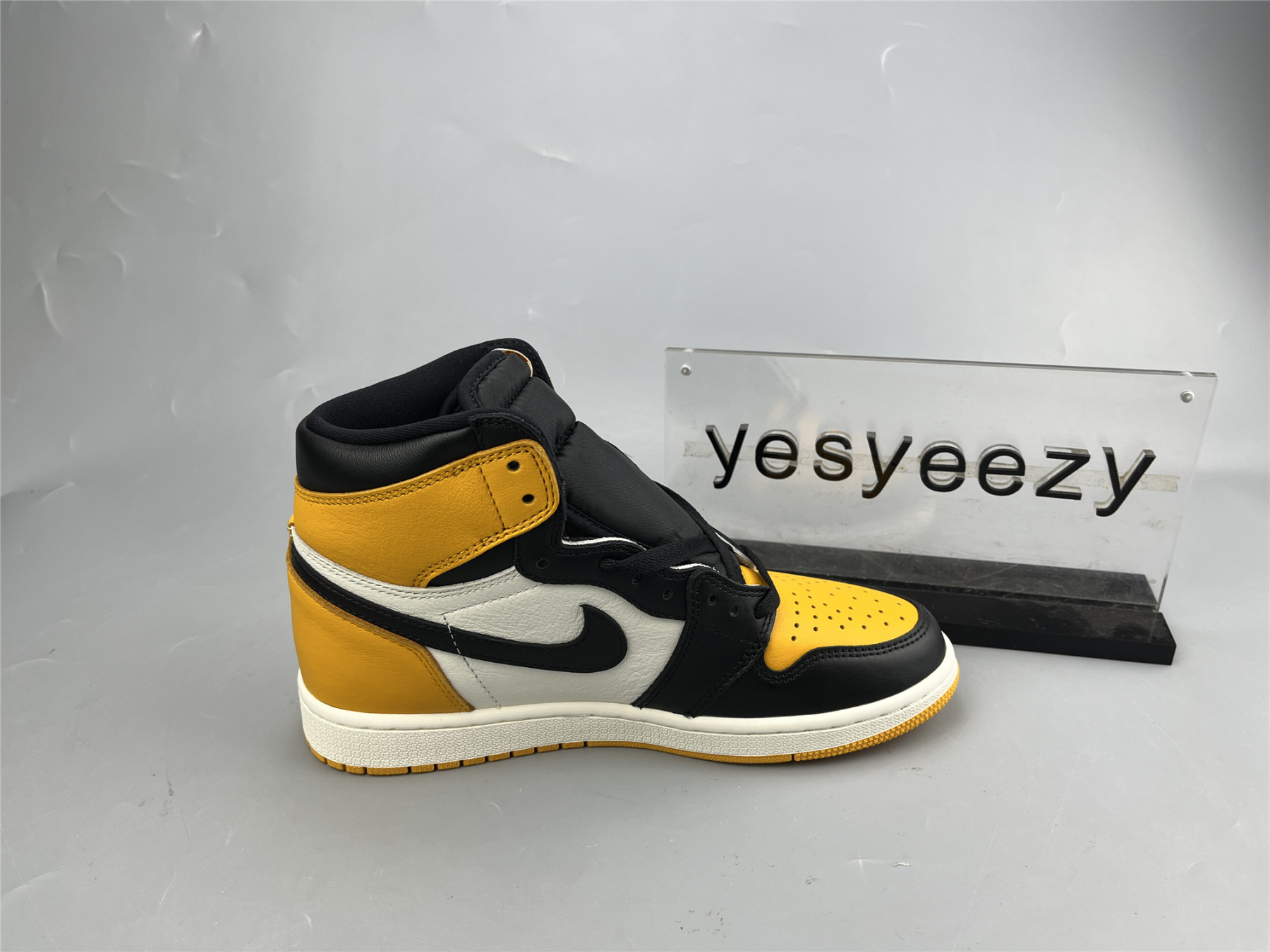 UA AIR JORDAN 1 RETRO HIGH OG 