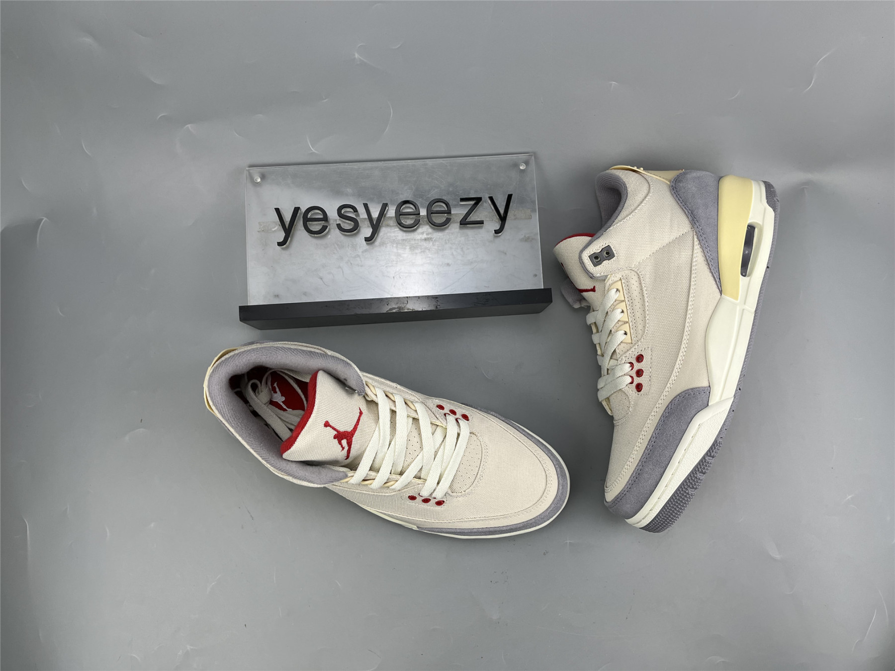 UA AIR JORDAN 3 RETRO SE 