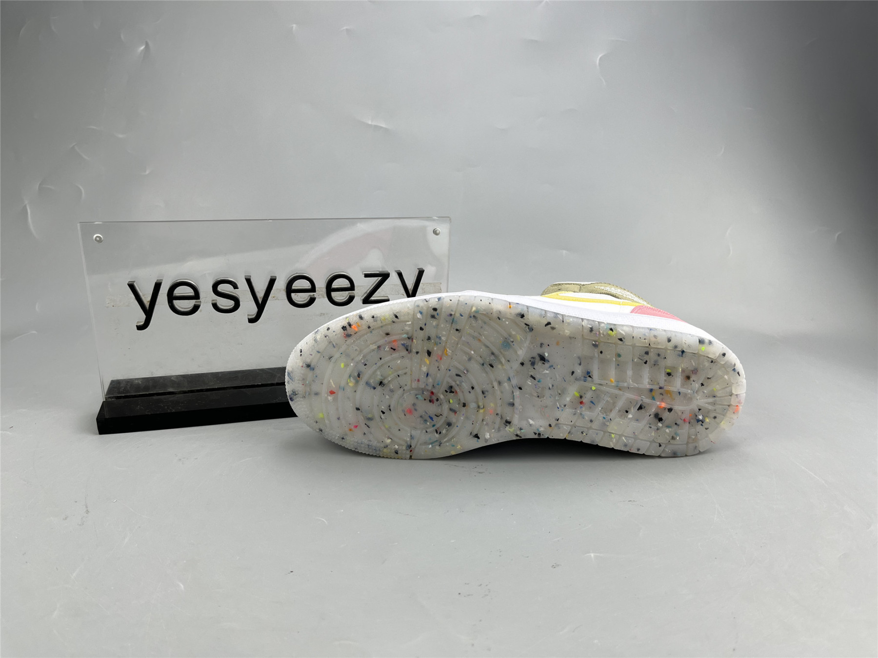 UA AIR JORDAN 1 MID SE GS 