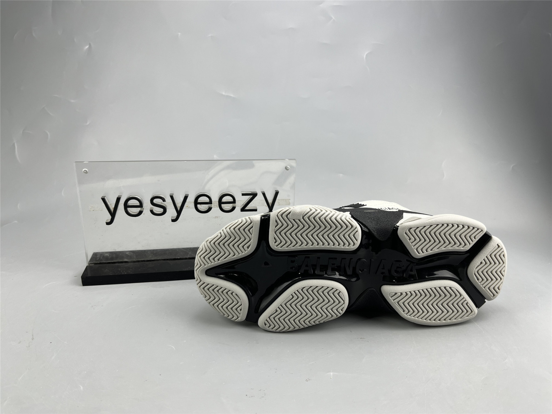 UA TRIPLE S SNEAKER WHITE BLACK