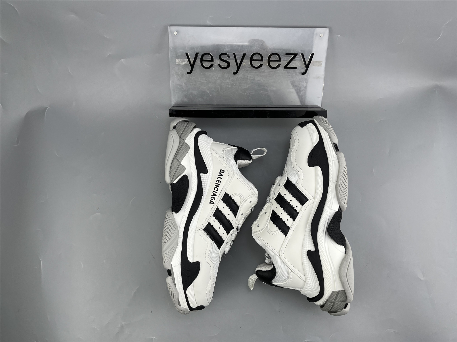 UA TRIPLE S SNEAKER WHITE BLACK