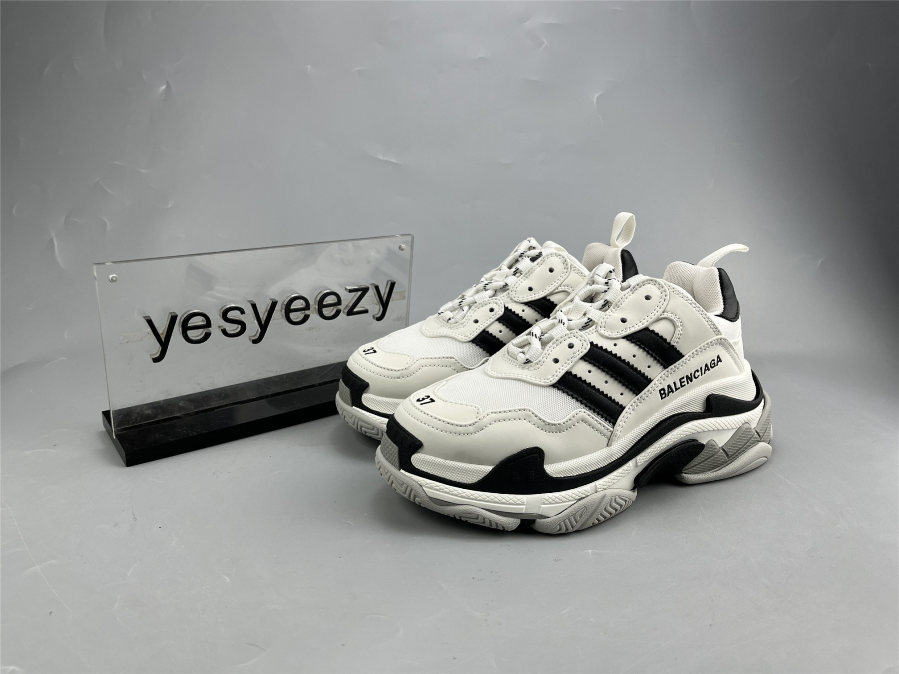 UA TRIPLE S SNEAKER WHITE BLACK
