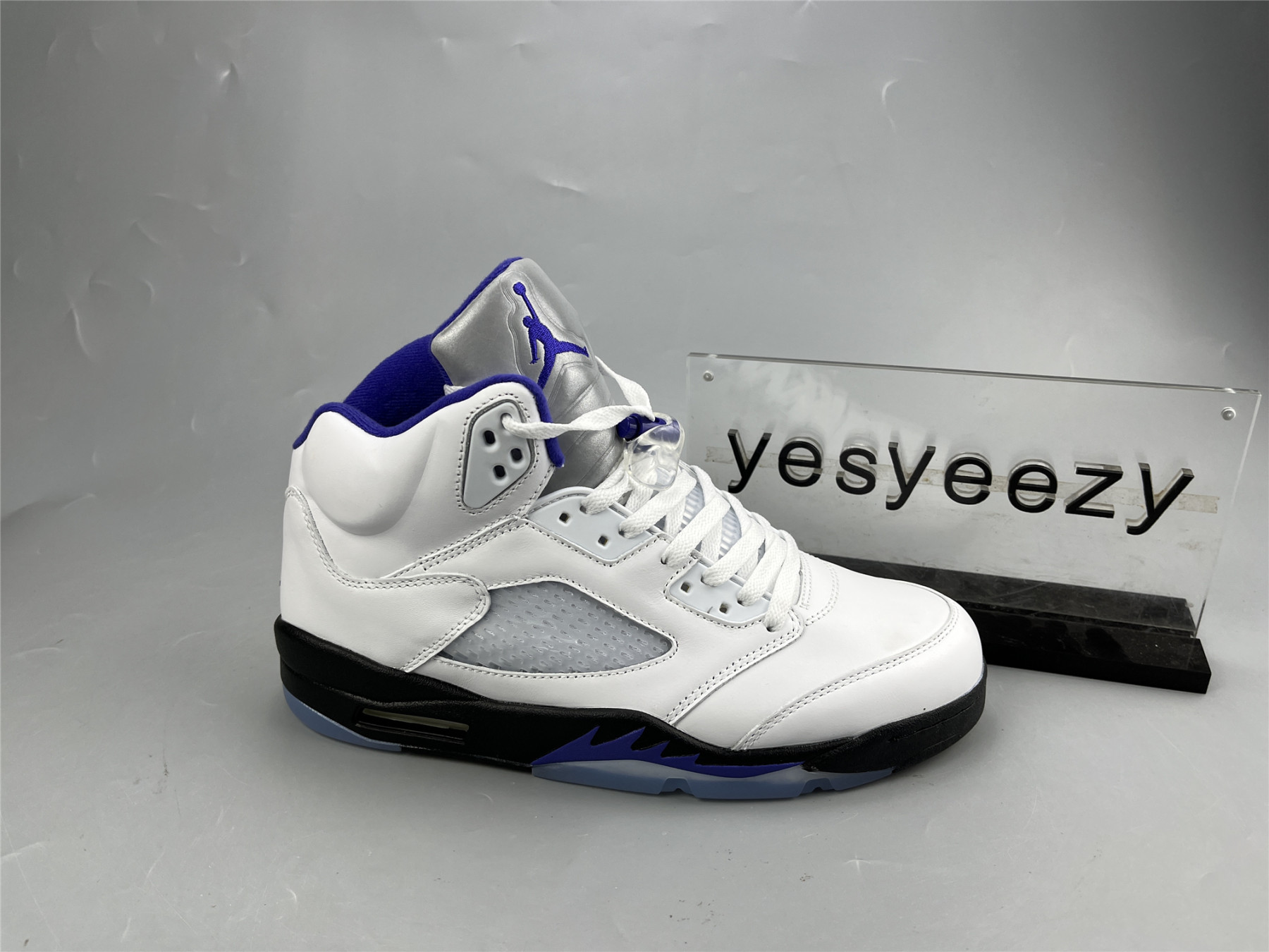 UA AIR JORDAN 5 RETRO â€œCONCORDâ€