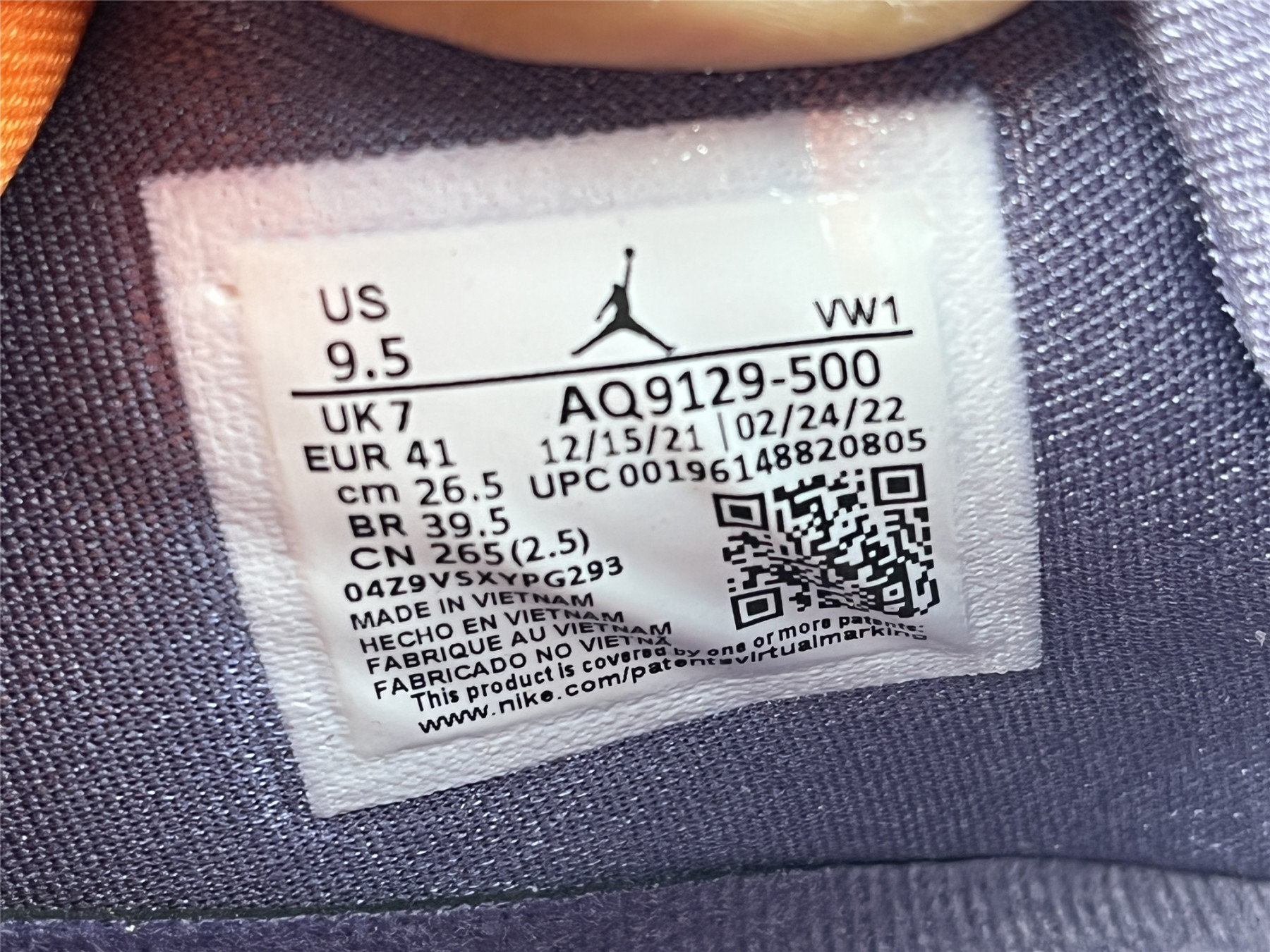 UA WMNS AIR JORDAN 4 RETRO