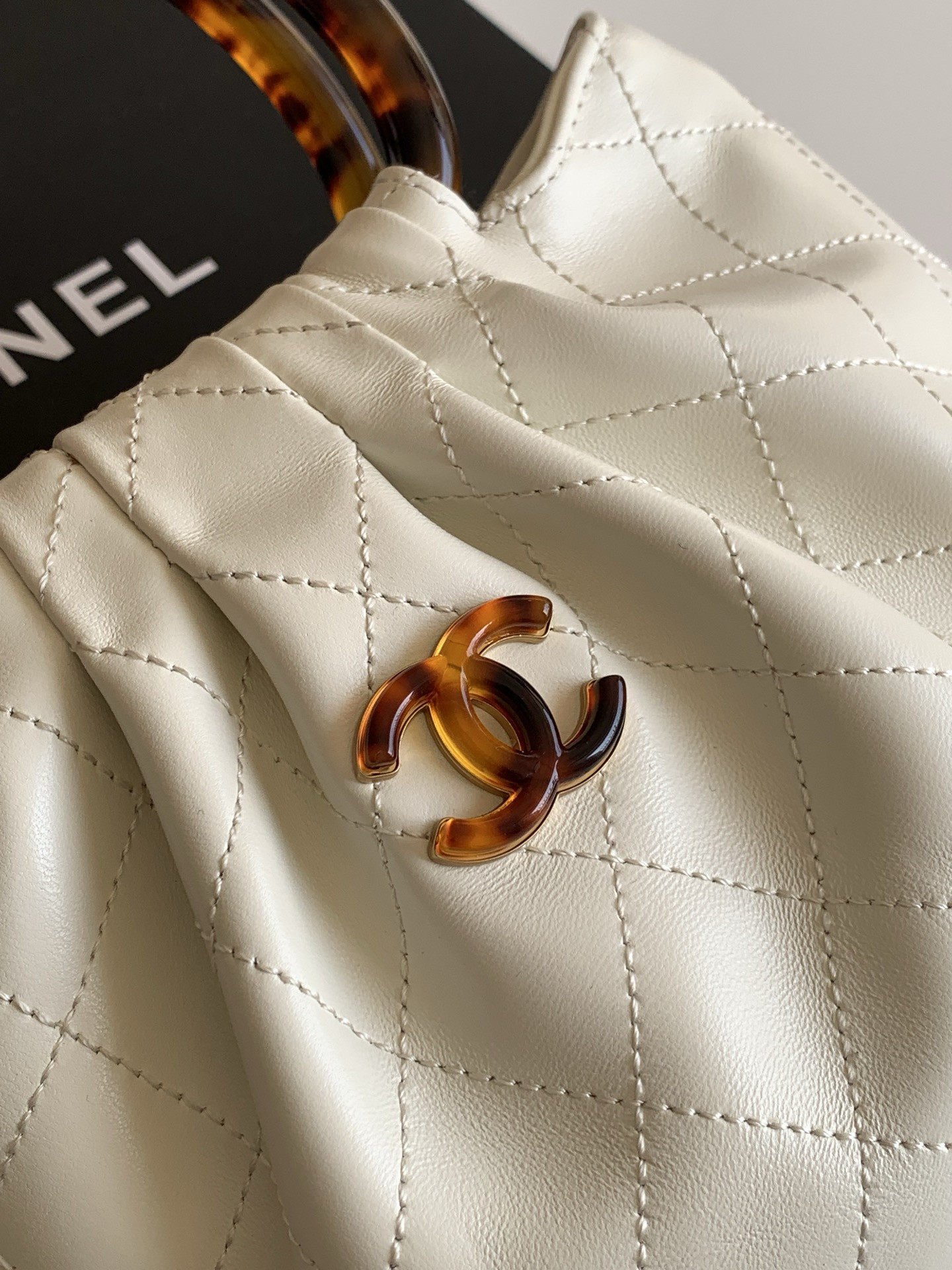 Chanel Pouch AS6022 16x26(included Handle height)x4.5cm