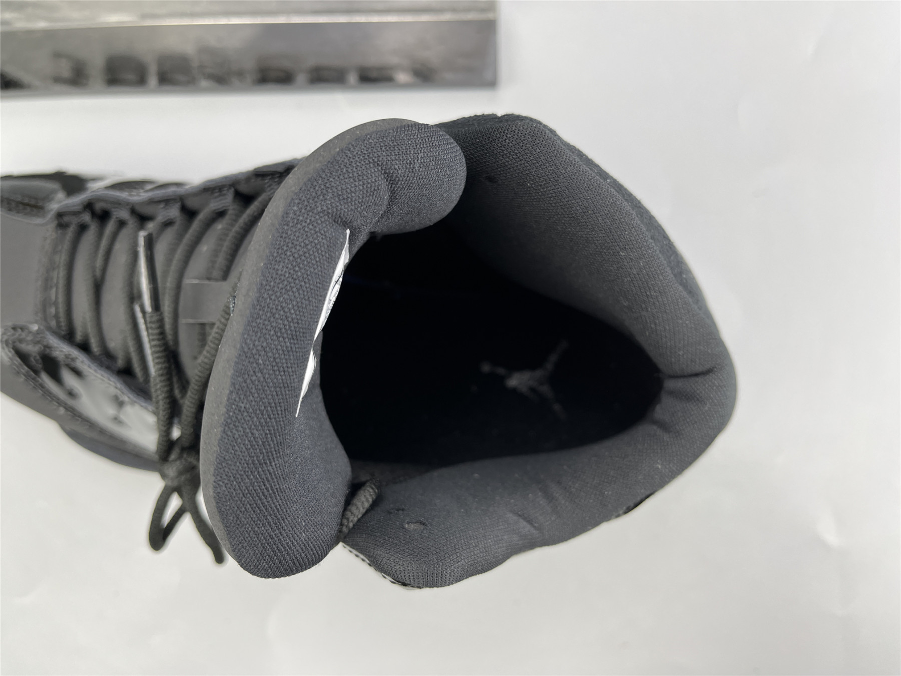 UA AIR JORDAN 13 RETRO 