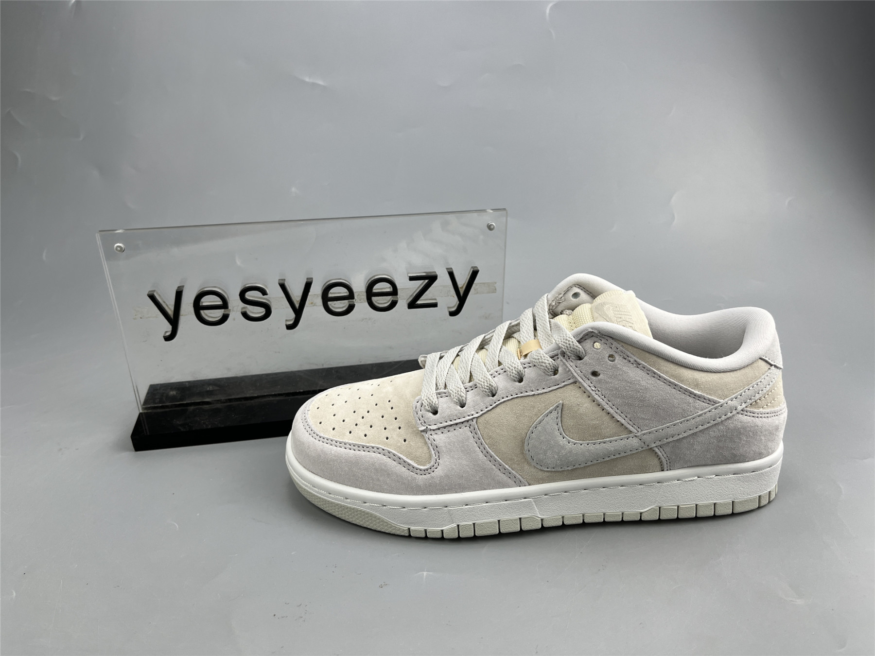 UA NIKE DUNK LOW PREMIUM 