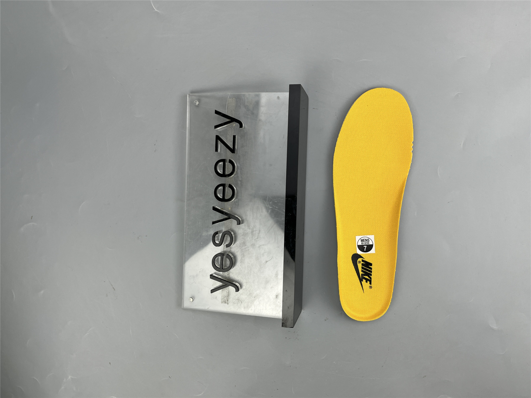 UA NIKE DUNK LOW KOBE WHITE YELLOW GREEN