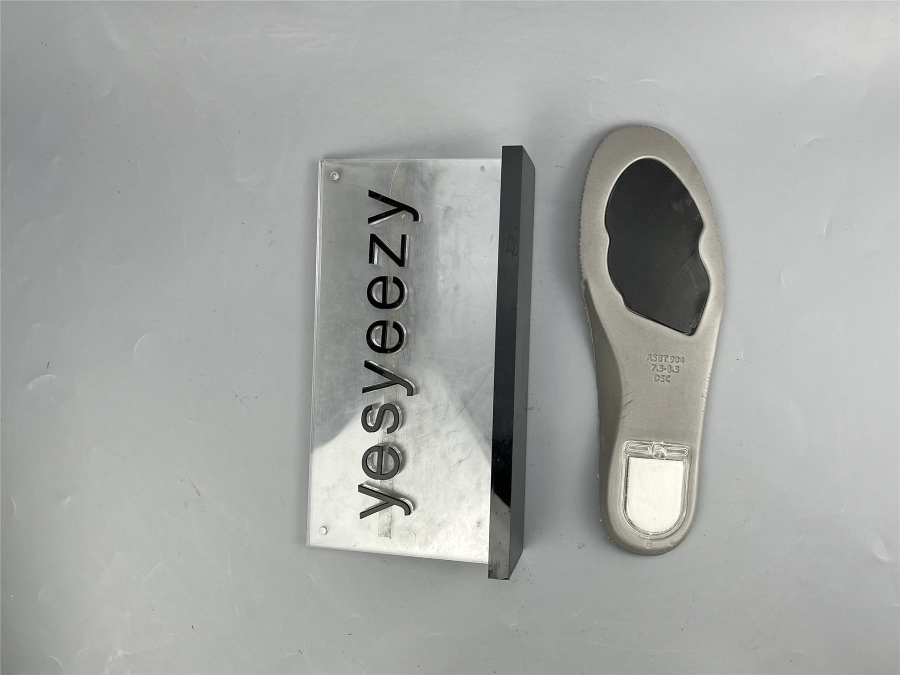 UA NIKE DUNK LOW PRO SB 