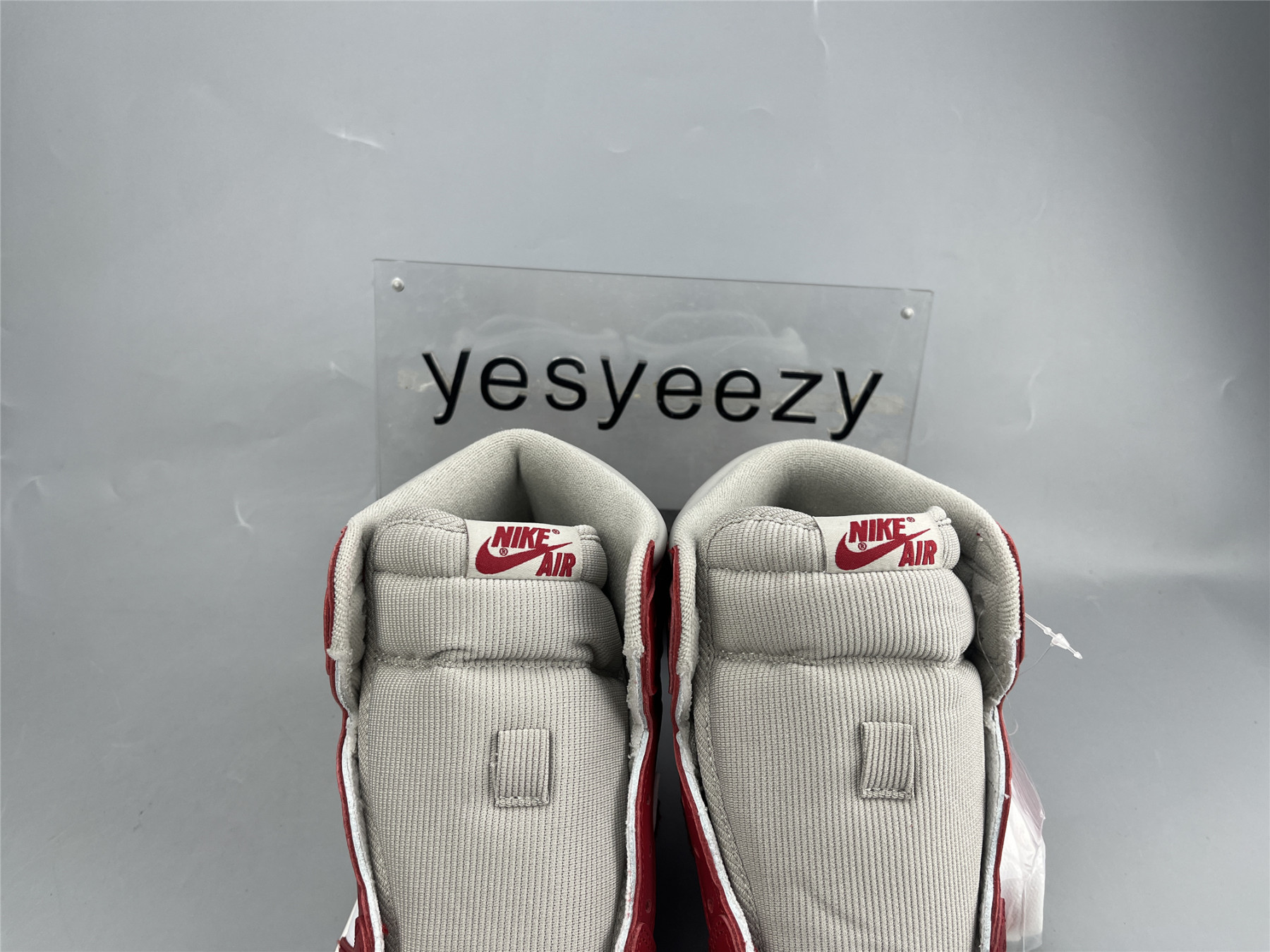 UA WMNS AIR JORDAN 1 HIGH OG 