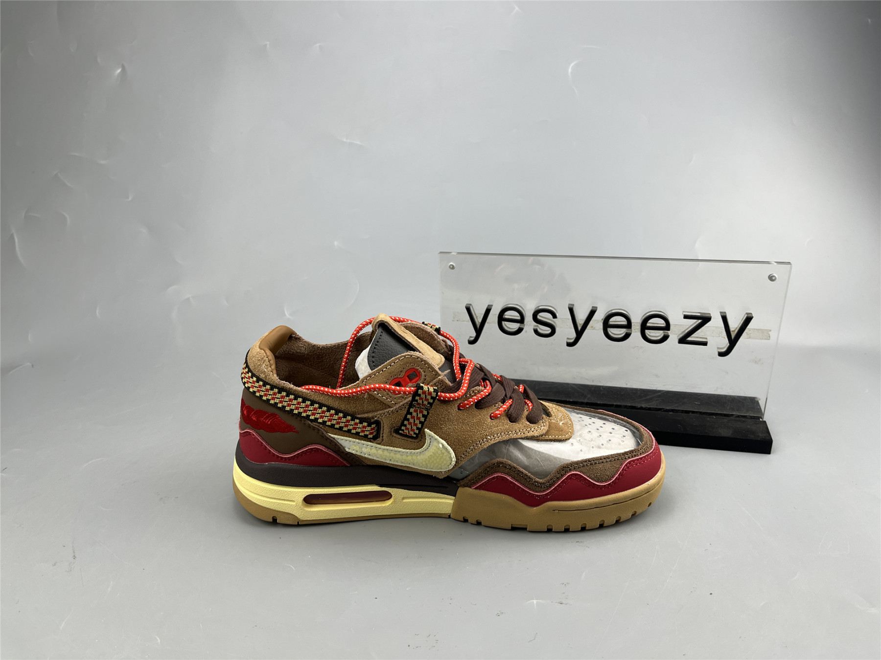 UA NIKE CLOT X AIR MAX 1 